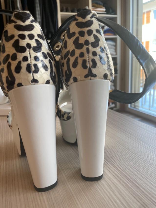 Nicholas Kirkwood Animal-print snakeskin platform sandals