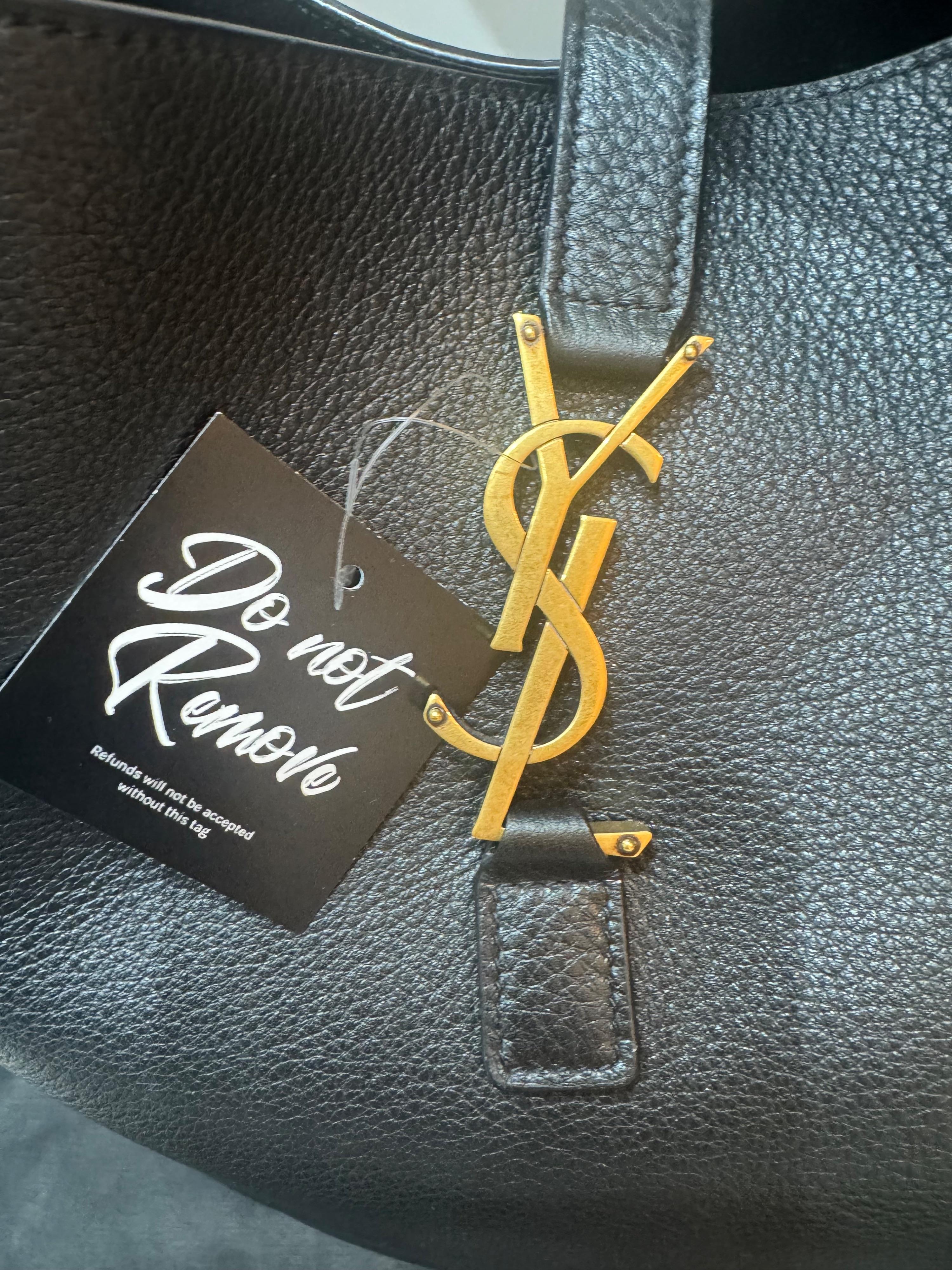 Saint Laurent Black Le 5 à 7 Hobo black leather bucket bag