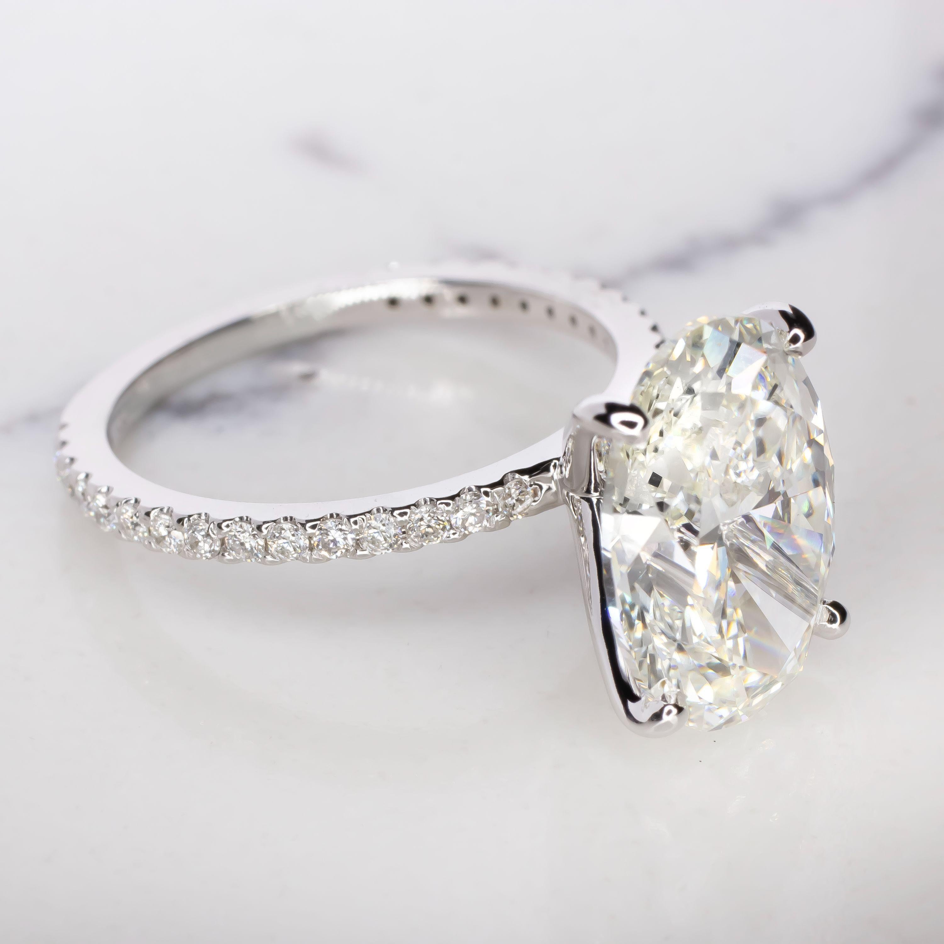 Verde 5ct IGI Certified Lab Grown Oval Cut Diamond Ring