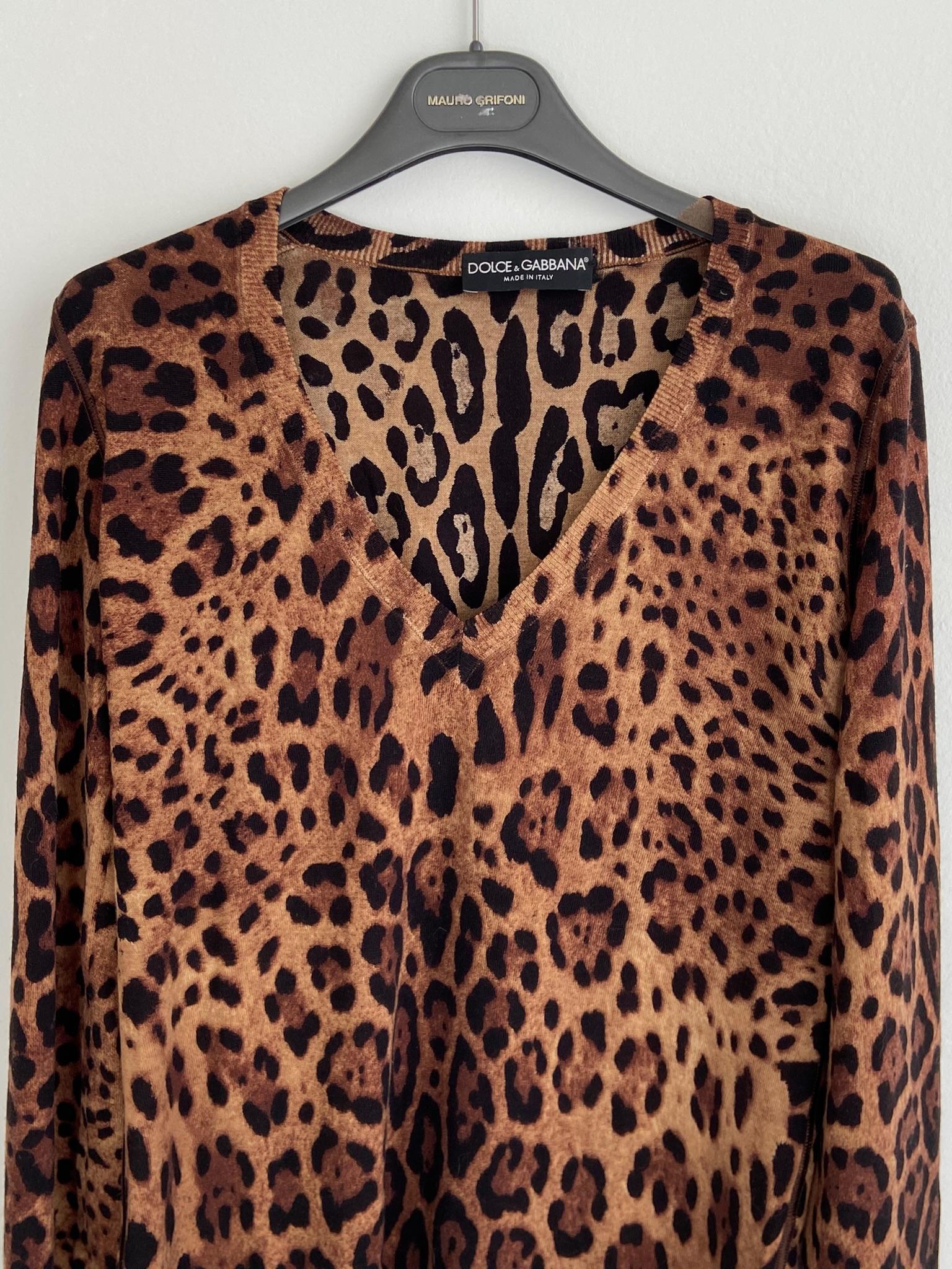 Leopard Printed Fine Wool V-Neck Jumper