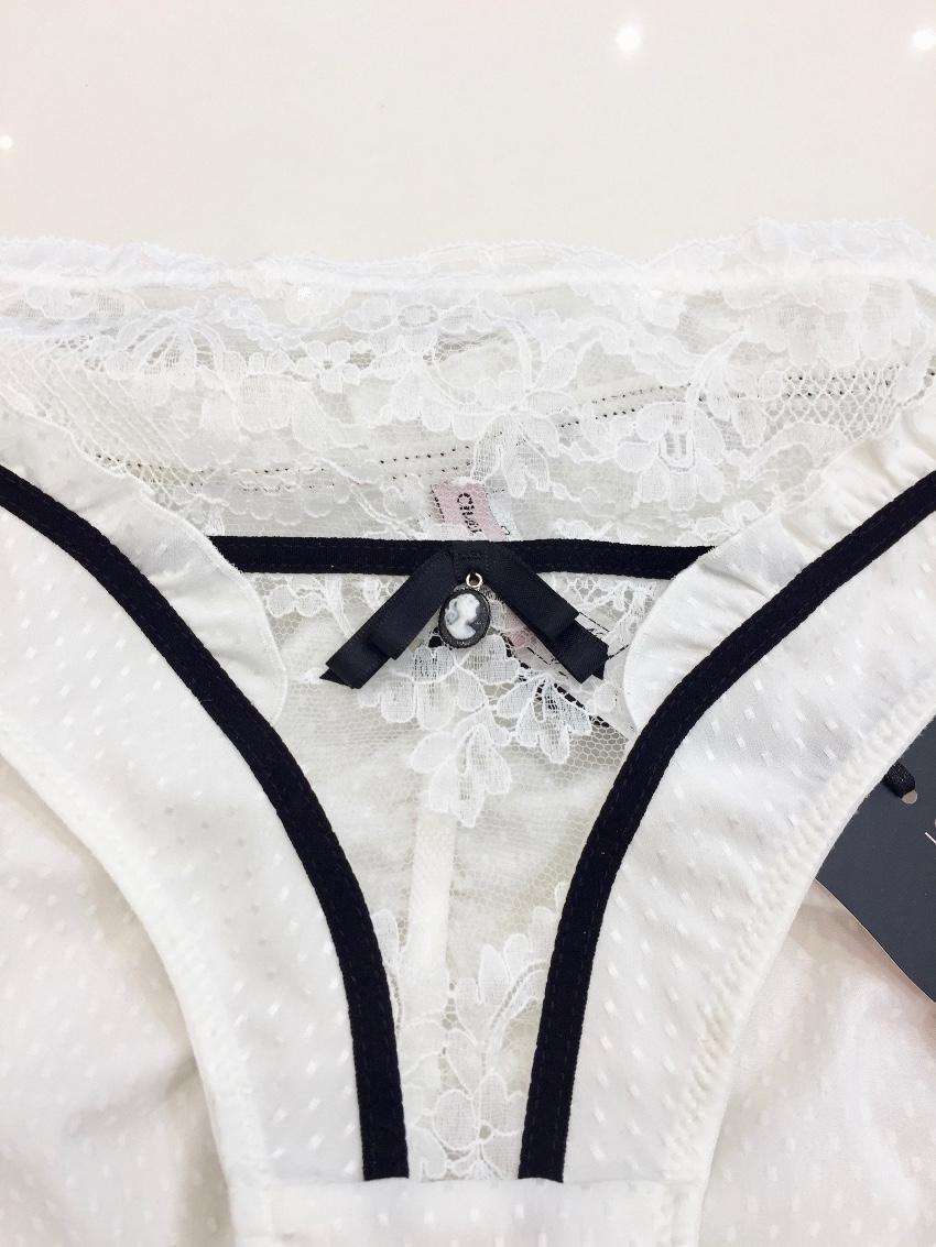 Chantal Thomass Ivory Leavers Lace Cameo Pad Bra & Brief Set