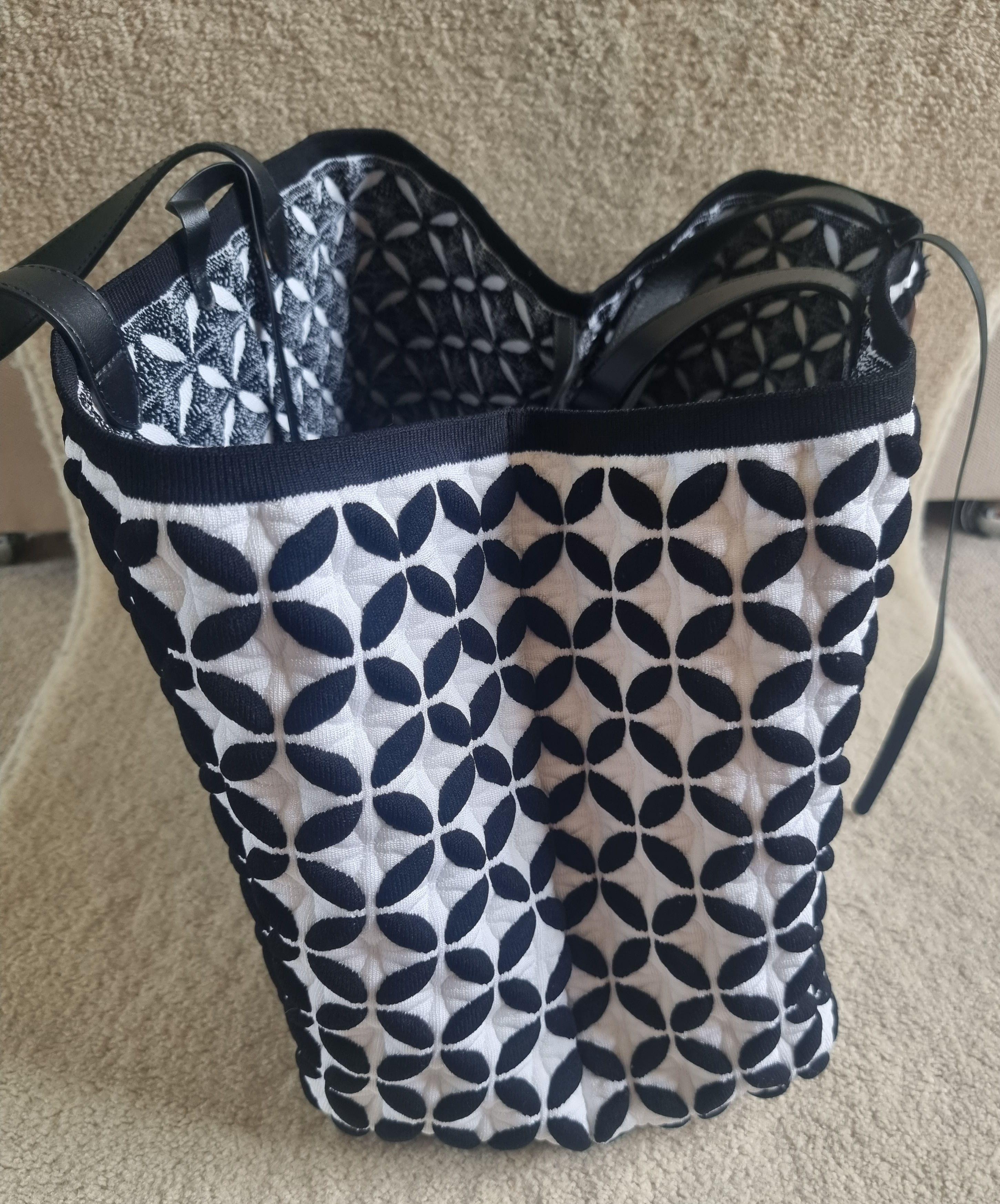 Alaia Black And White Knit Calfskin Maille Marco Petale Cabas tote.