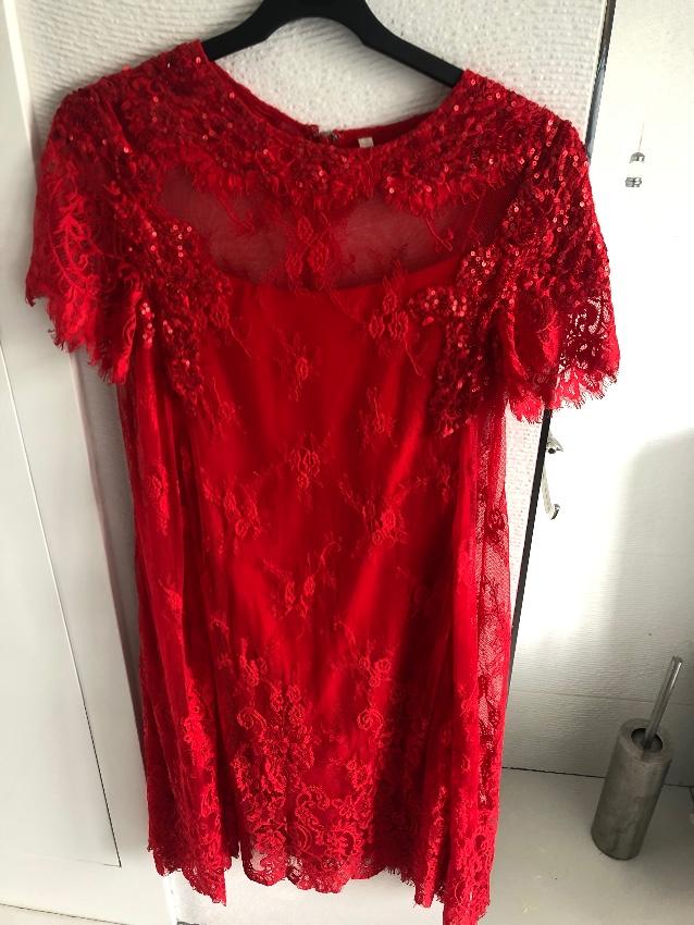 red lace dress