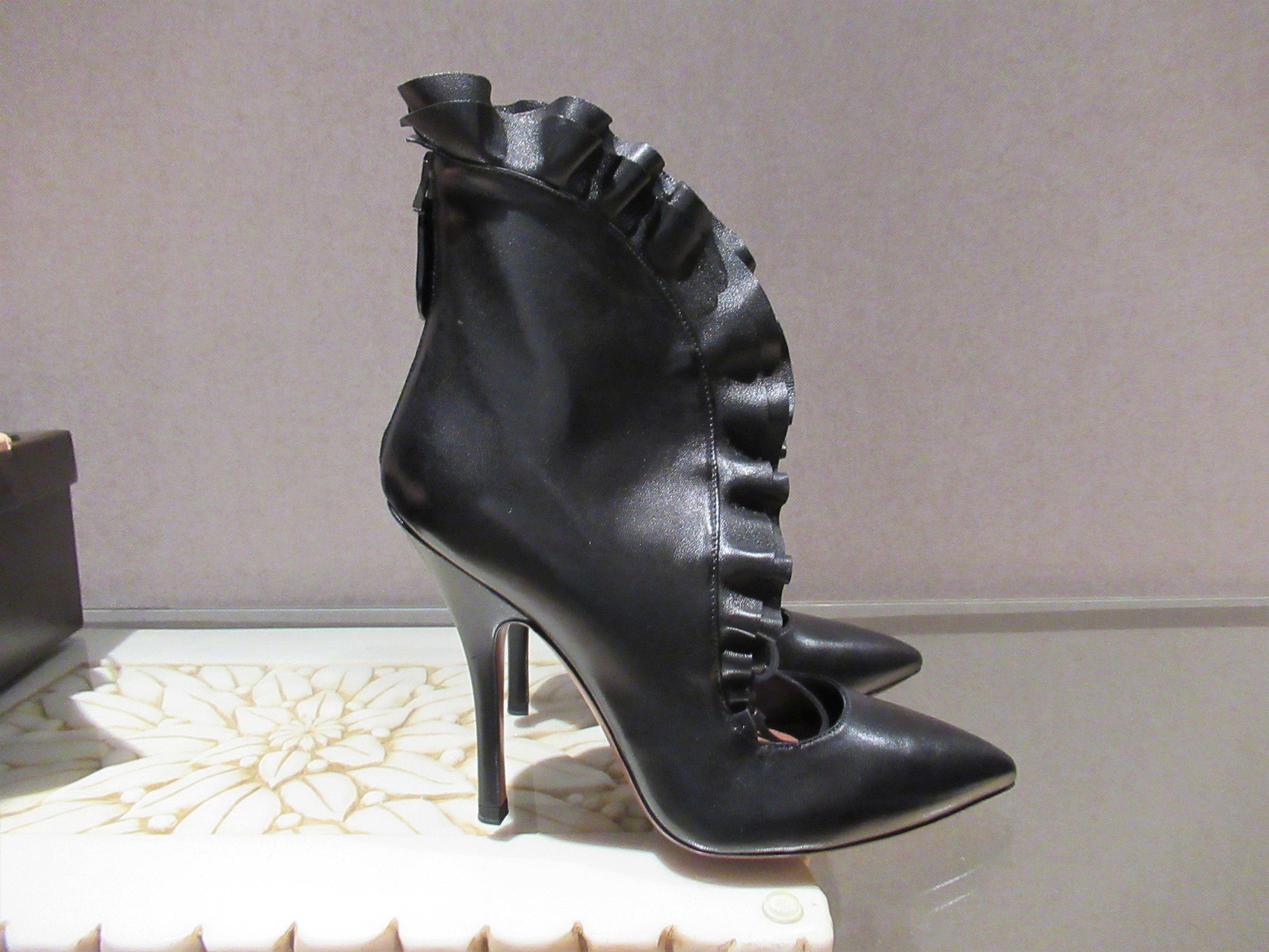 Leather Ruffled Lace Up Pointed Toe Boots