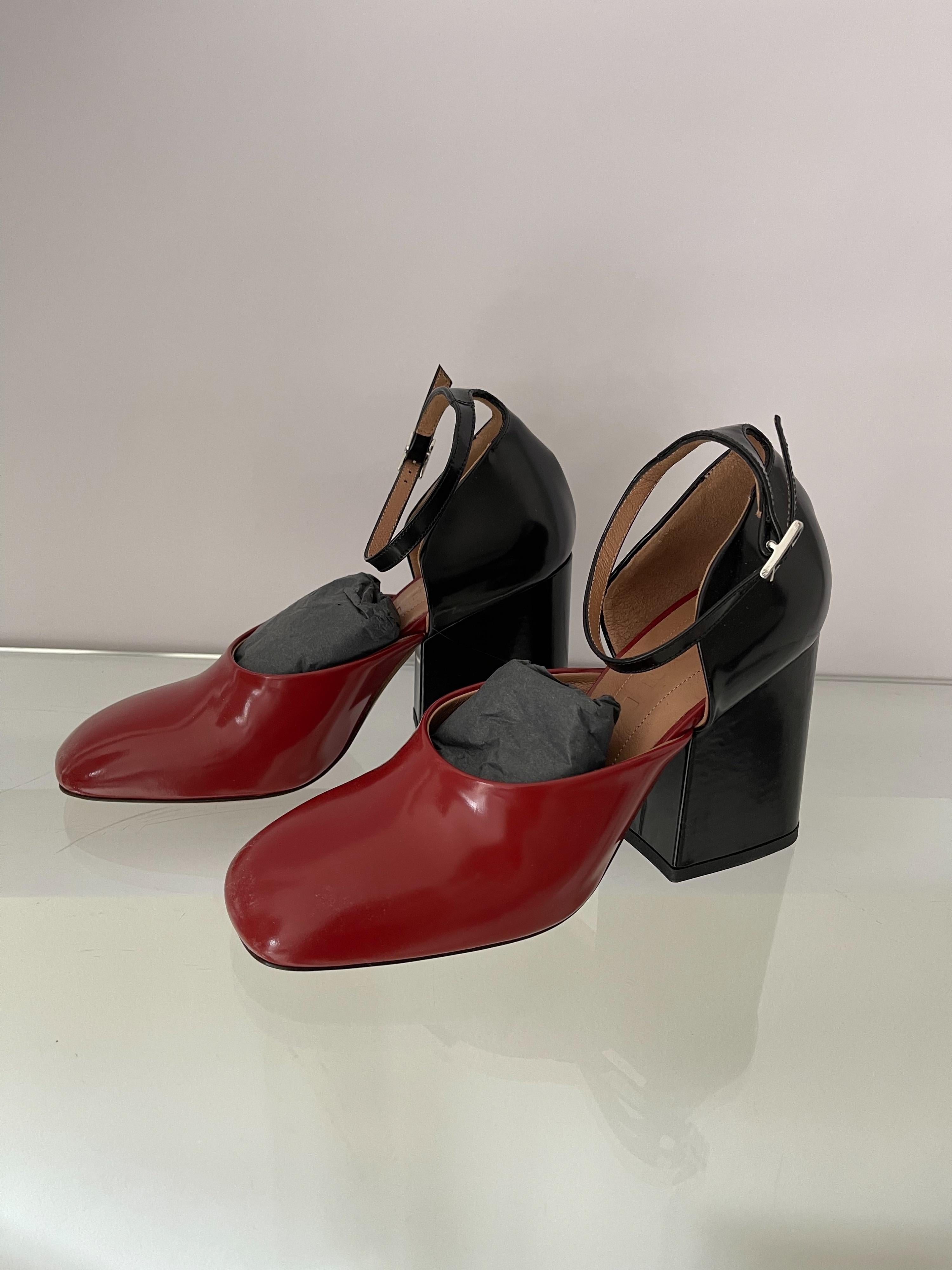 Two-Tone Chunky Leather Sandals