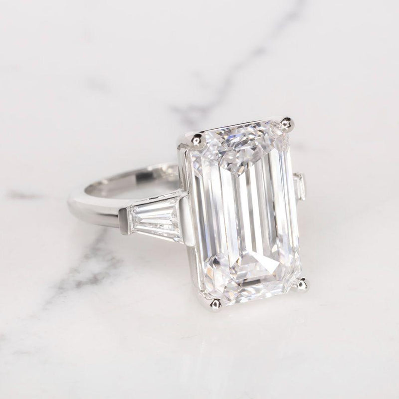 Verde 8ct IGI Certified Emerald Cut Lab-grown Diamond Ring