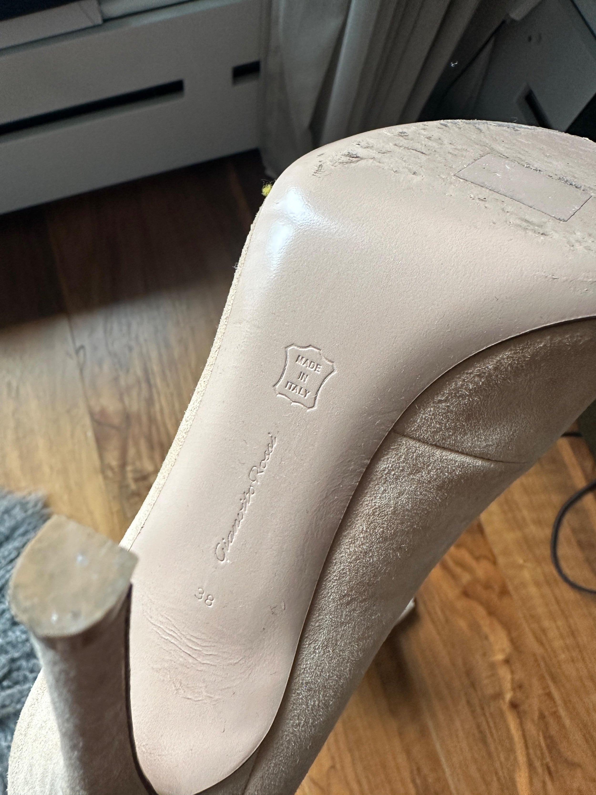 Gianvito Rossi Beige Suede Vamp Heels
