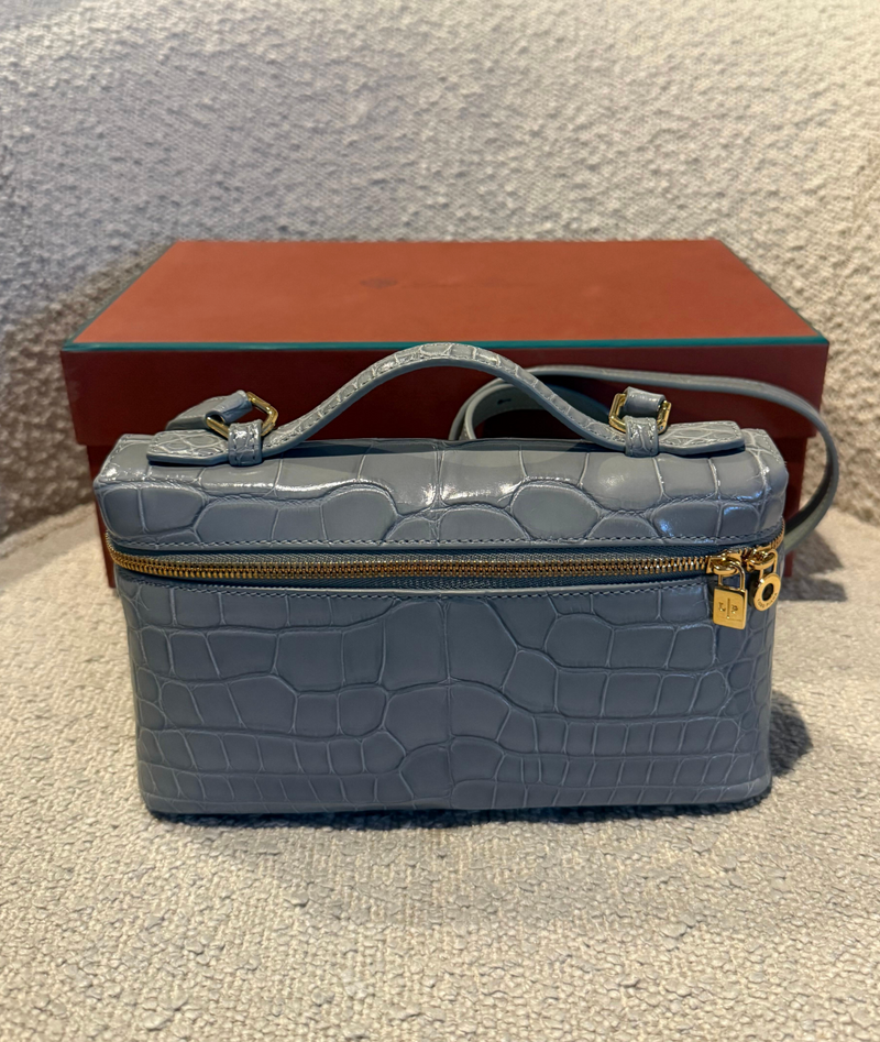 LORO PIANA Grey Extra Pocket L19 shiny Alligator Leather Pouch with cites