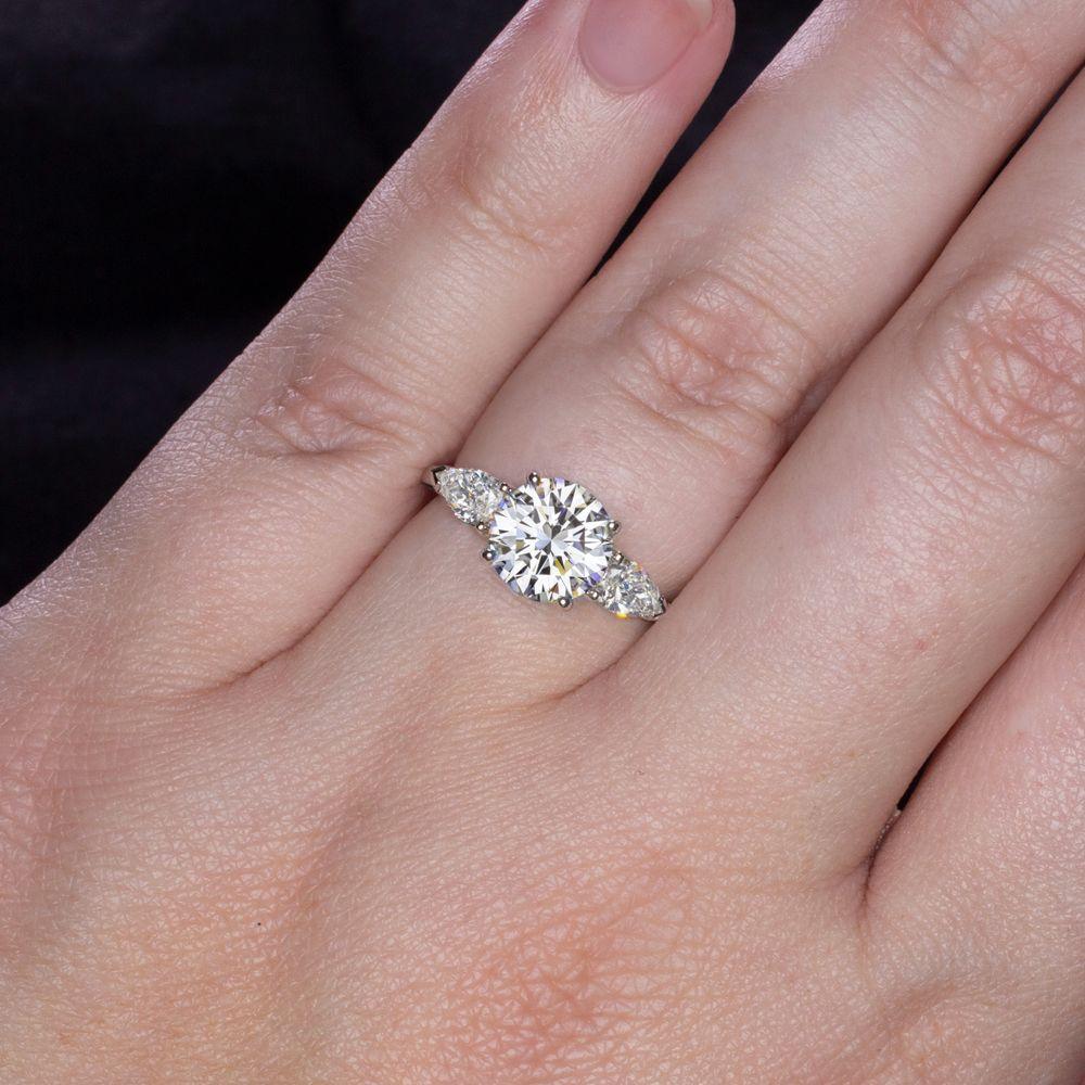 Verde 2ct IGI Certified Lab-grown Round Cut Diamond Ring