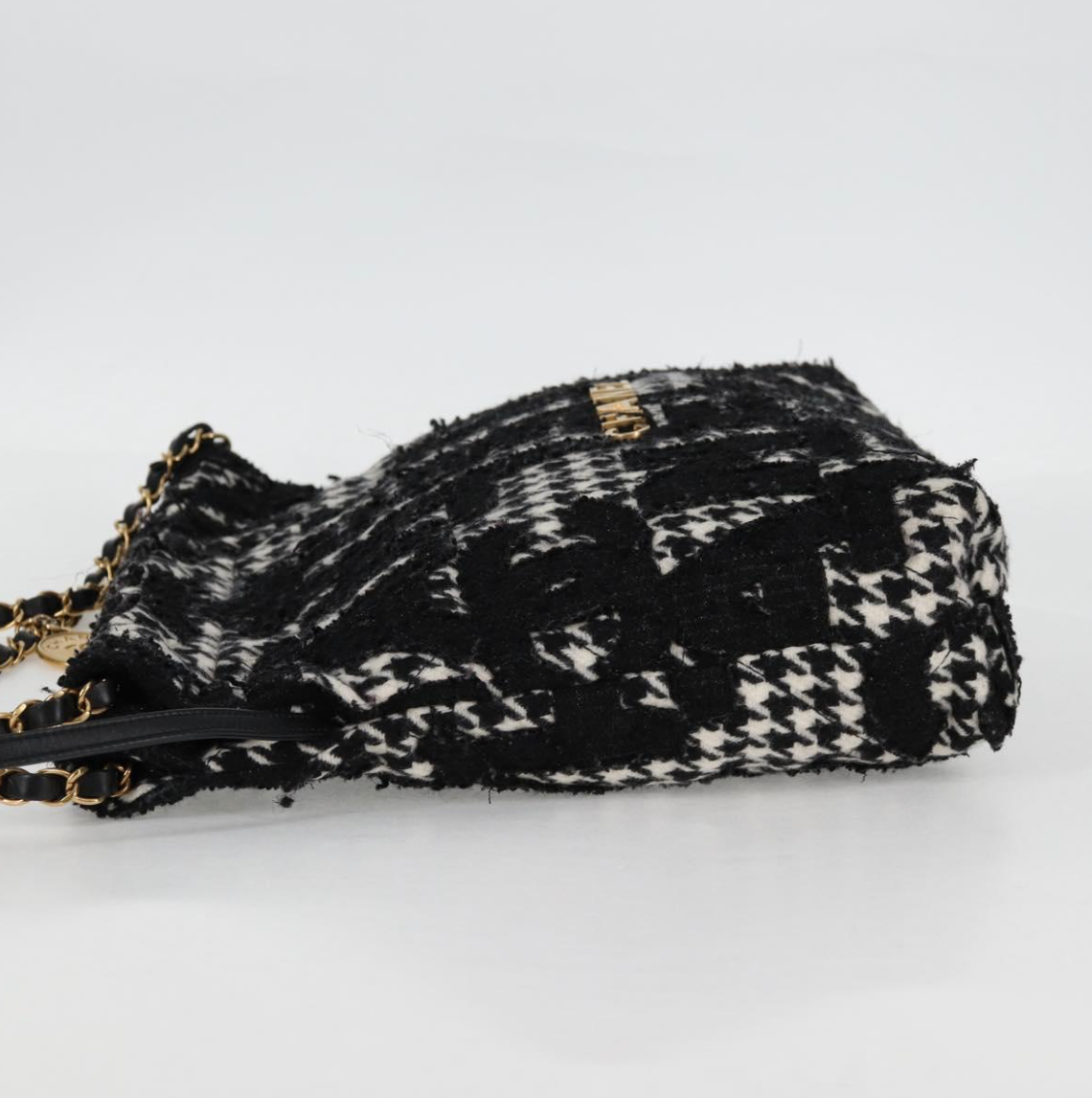 Chanel Tweed Houndstooth 22 Bag