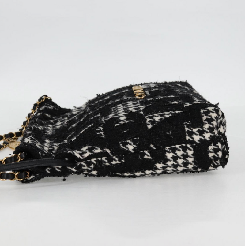 Chanel Tweed Houndstooth 22 Bag