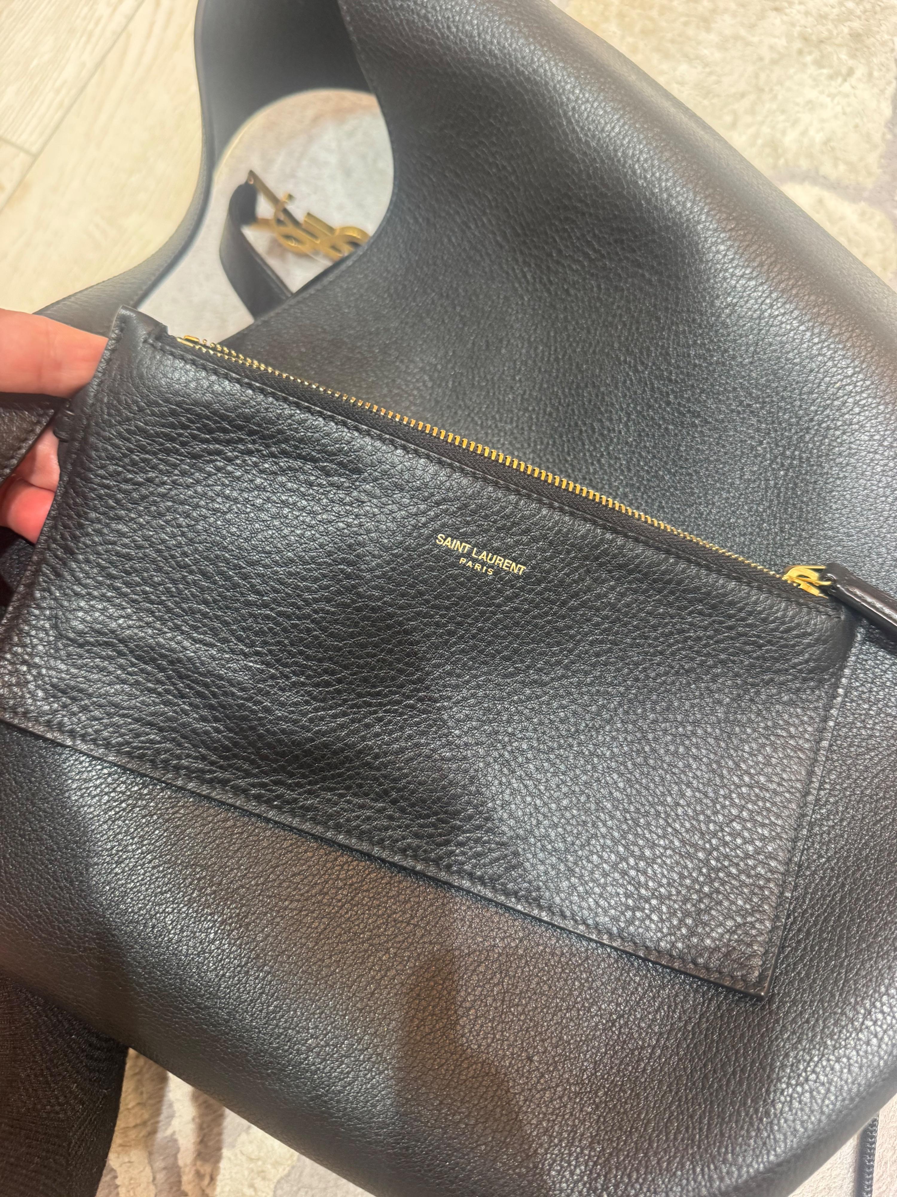 Saint Laurent Black Le 5 à 7 Hobo black leather bucket bag