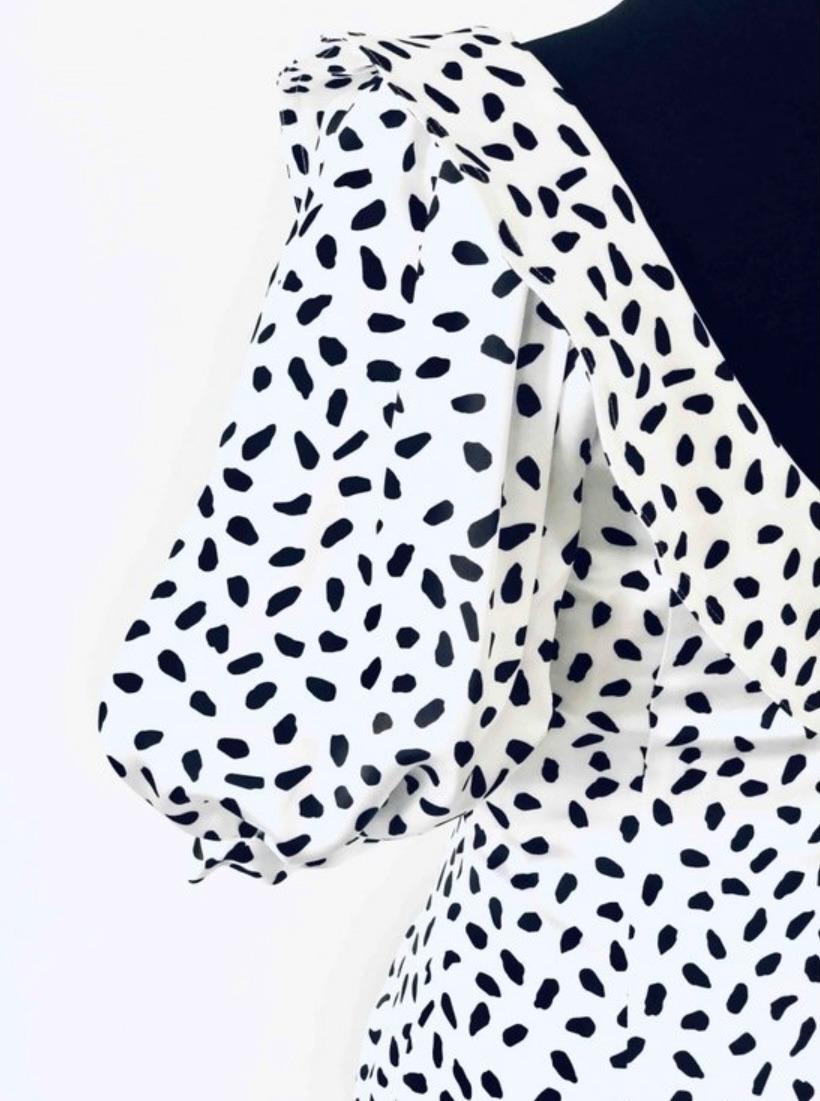 Black & white crescent print satin one-shoulder dress