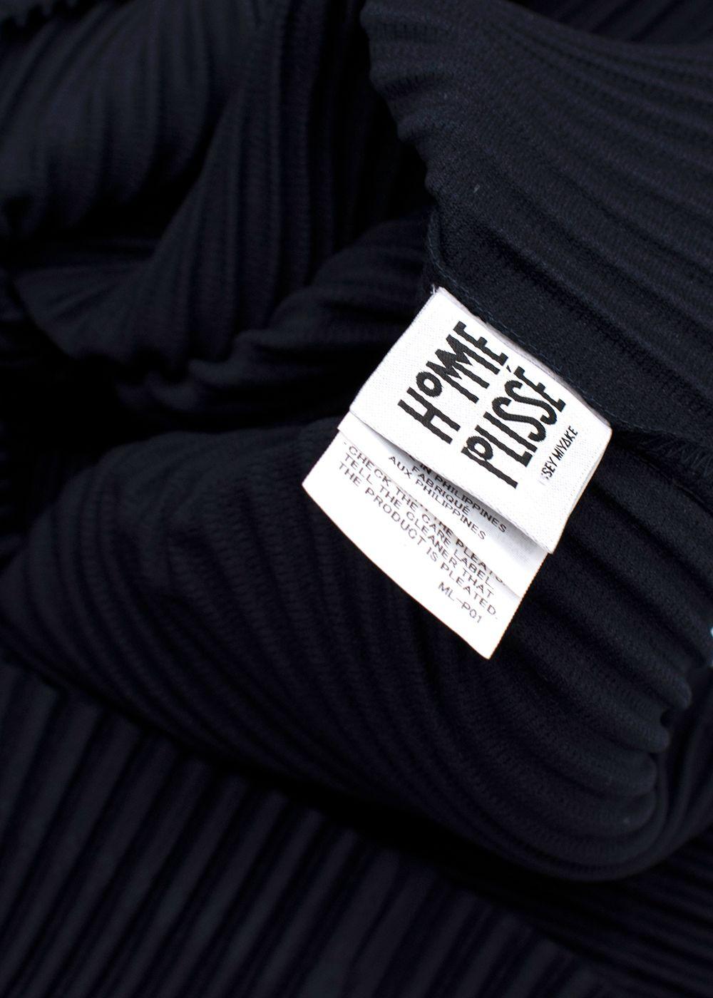 ISSEY MIYAKE Navy Pleated Polo-Shirt