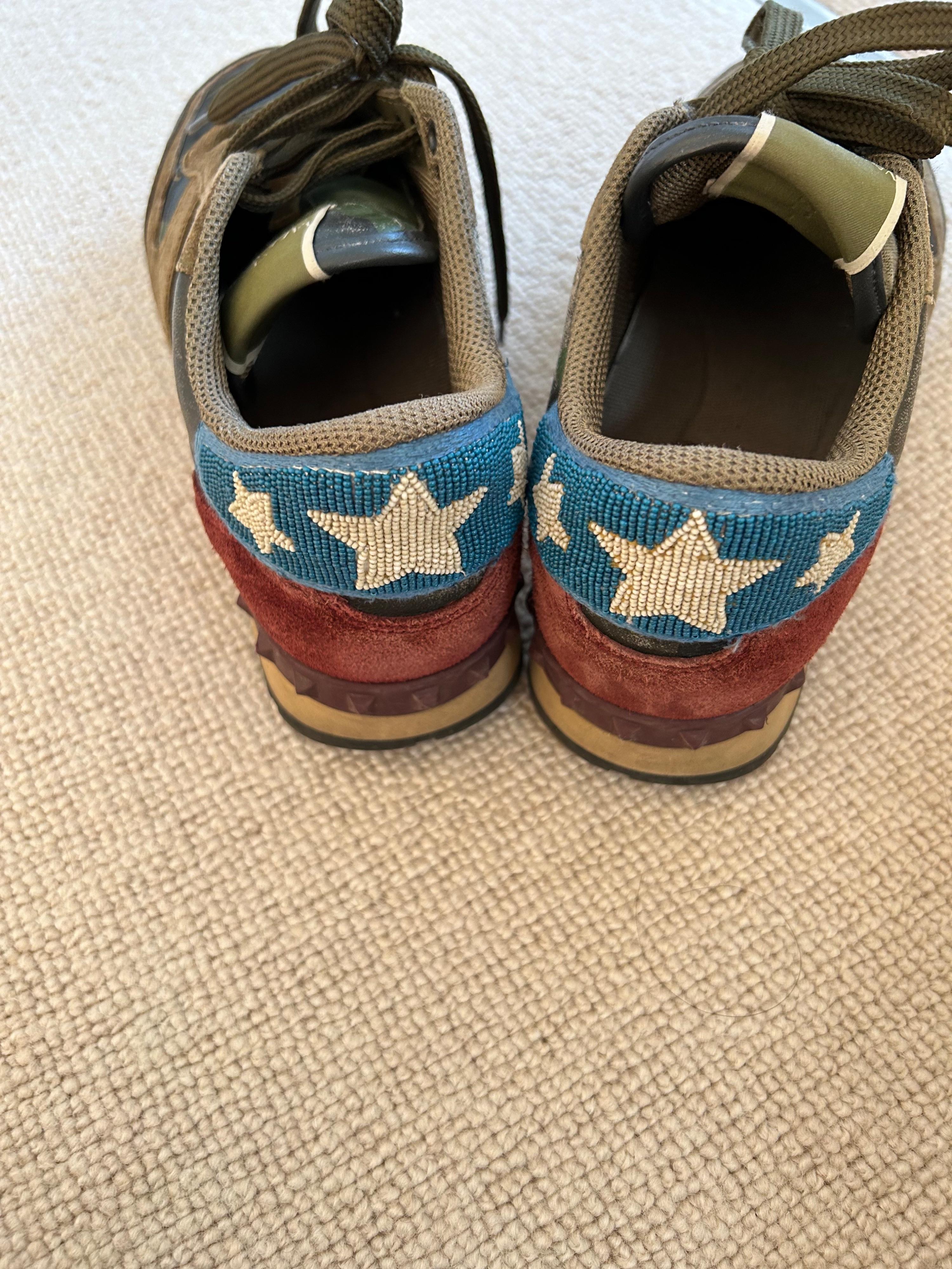 Camouflage Printed Rockstud Sneakers