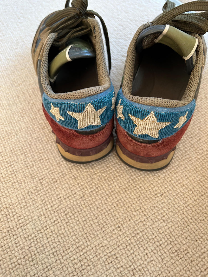 Camouflage Printed Rockstud Sneakers