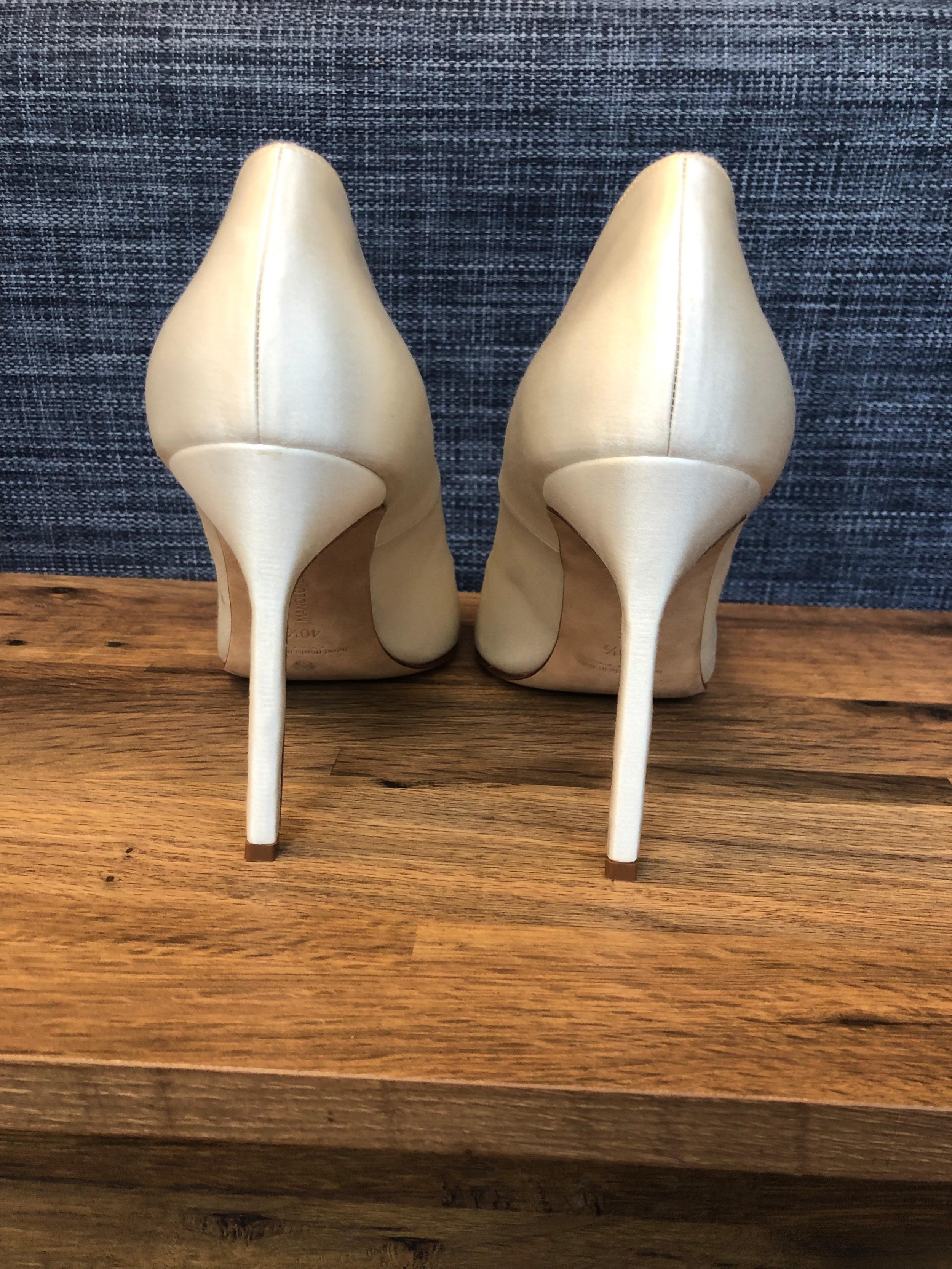 Ivory satin heeled pumps