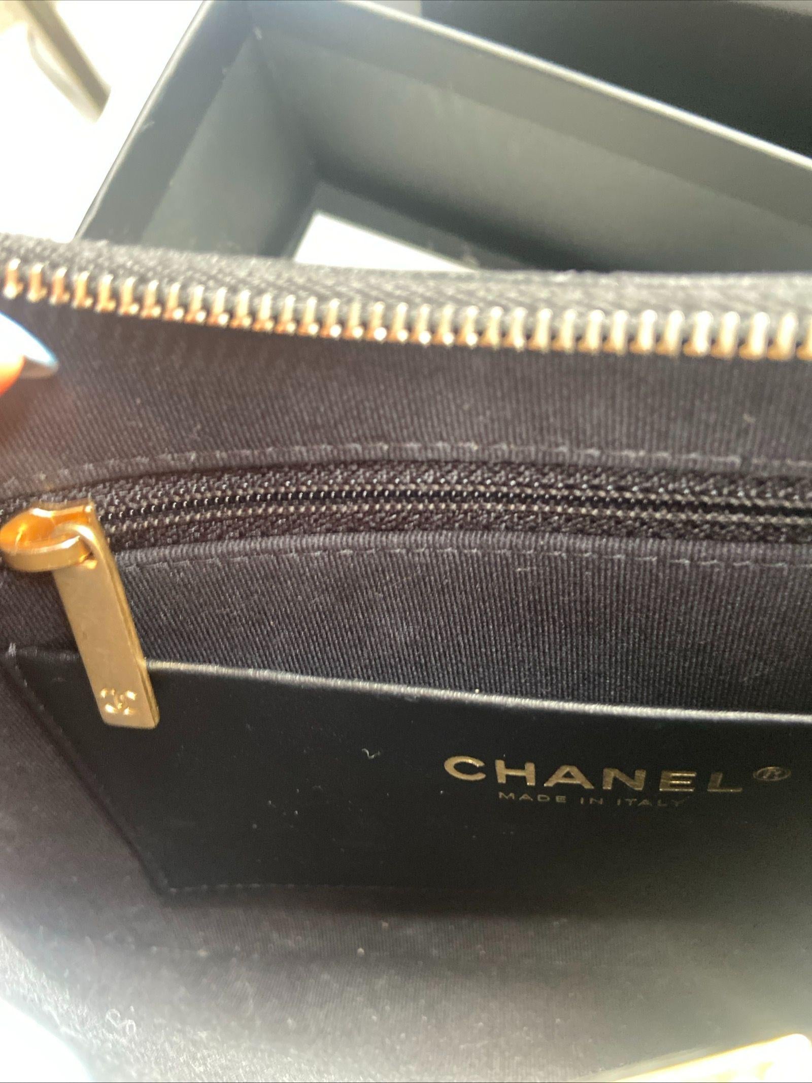 Chanel Black Quilted Leather Shoulder bag