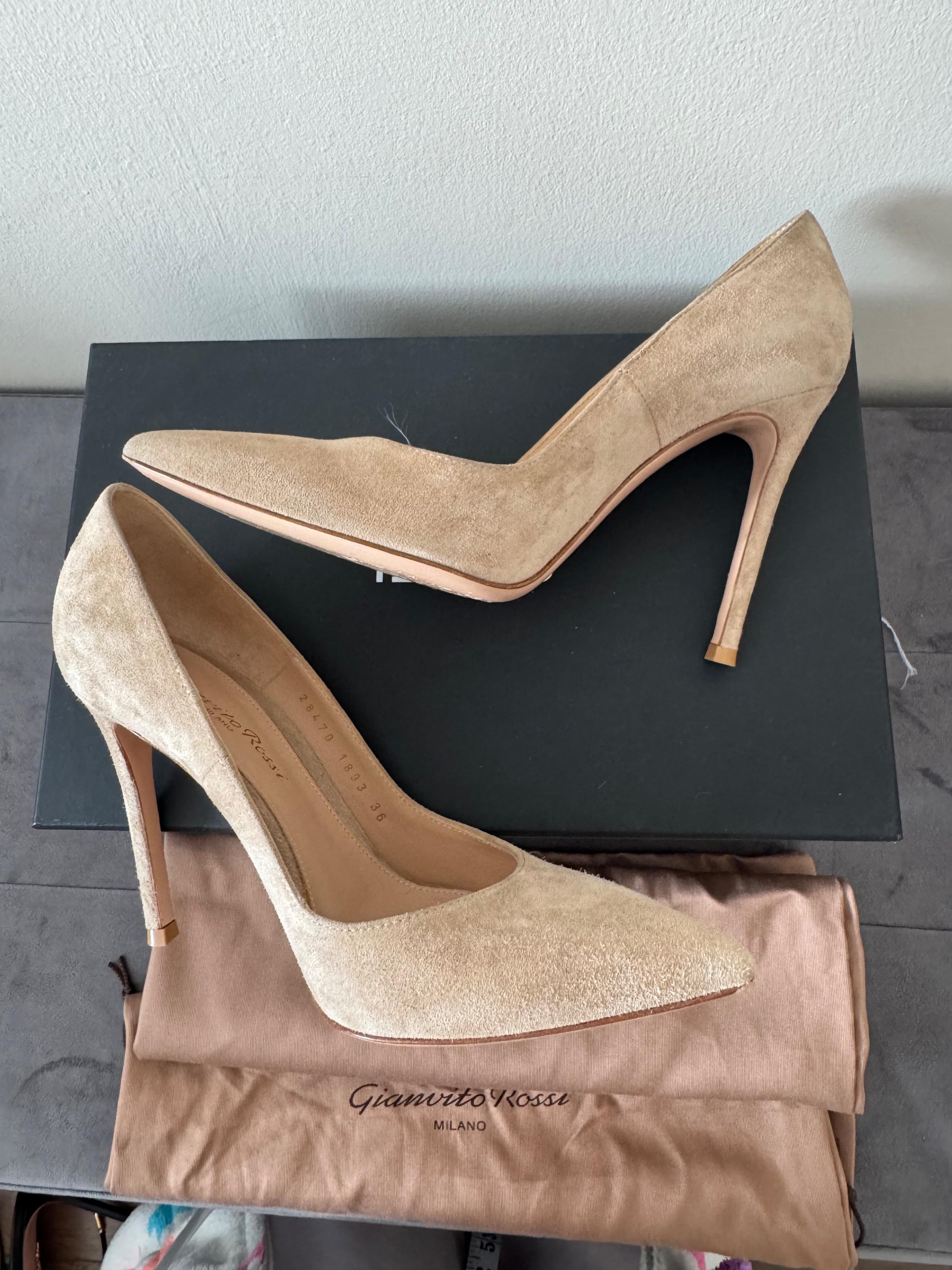 Gianvito Rossi Beige Suede Pumps