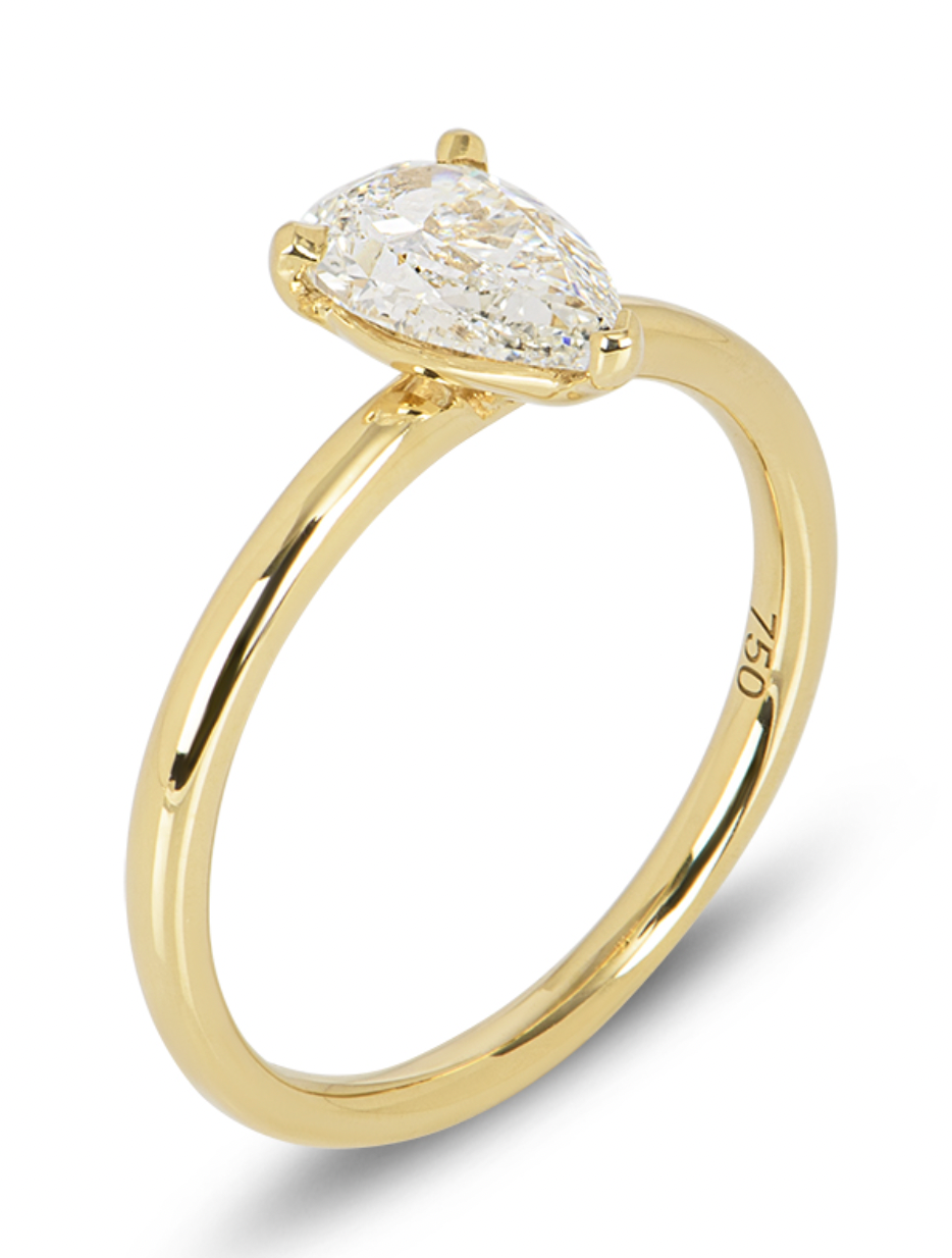 18kt Yellow Gold Pear Cut Diamond Engagement Ring - Size 53