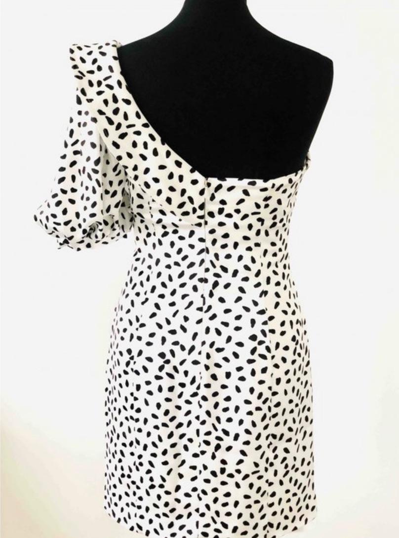 Black & white crescent print satin one-shoulder dress