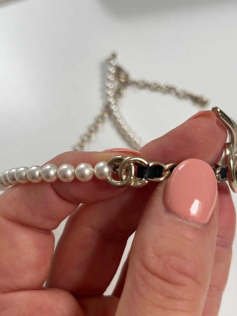 Chanel Faux Pearl/Ribbon  Choker