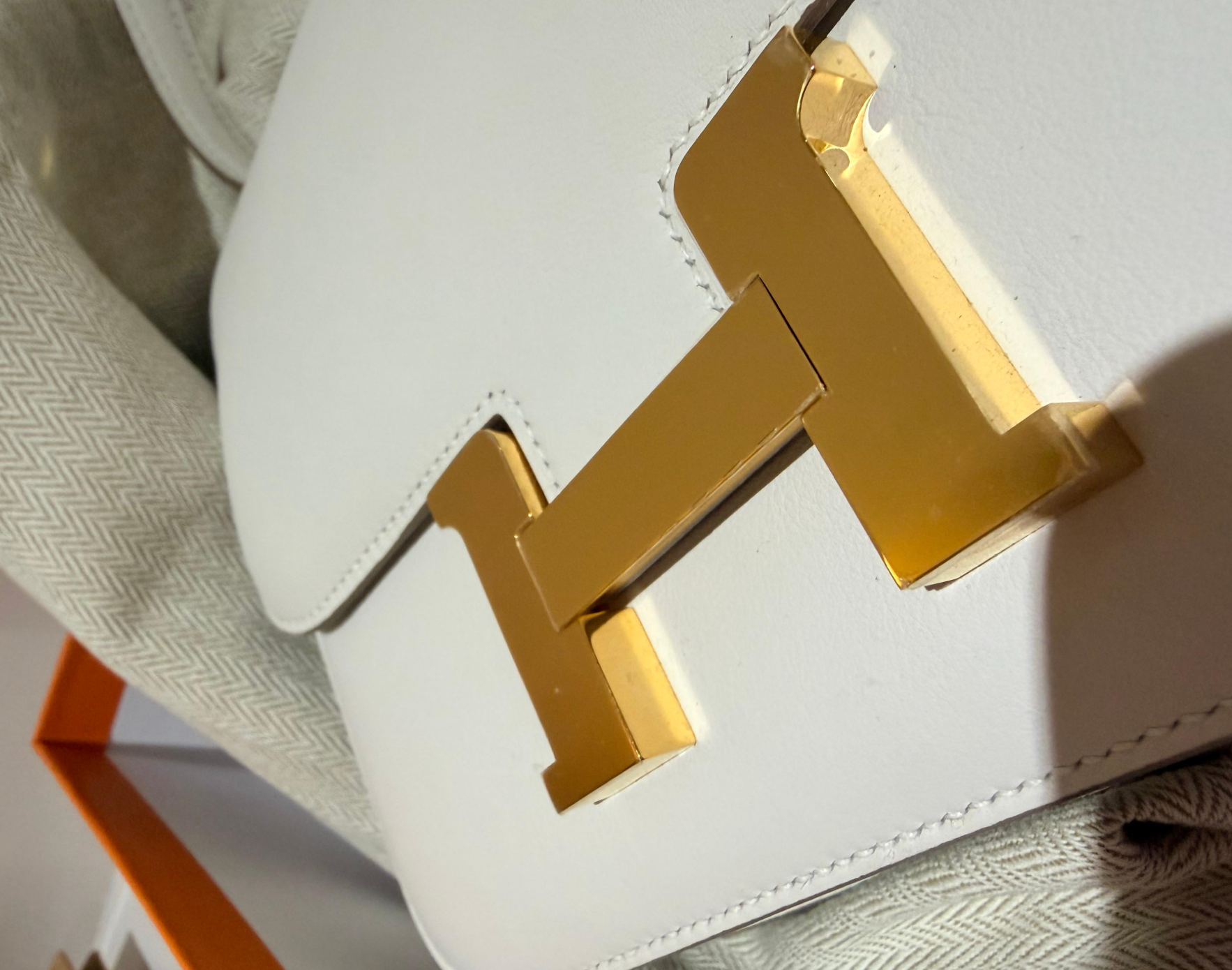 Hermes Craie Evercolour Leather Constance 18 with Rose Gold Hardware