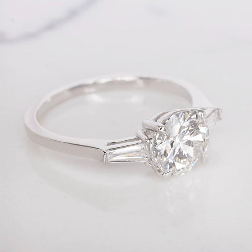 Verde 2ct IGI Lab-grown Round Cut Diamond Ring