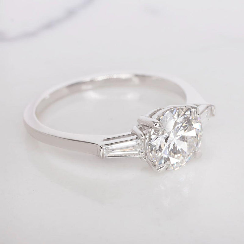 Verde 2ct IGI Lab-grown Round Cut Diamond Ring