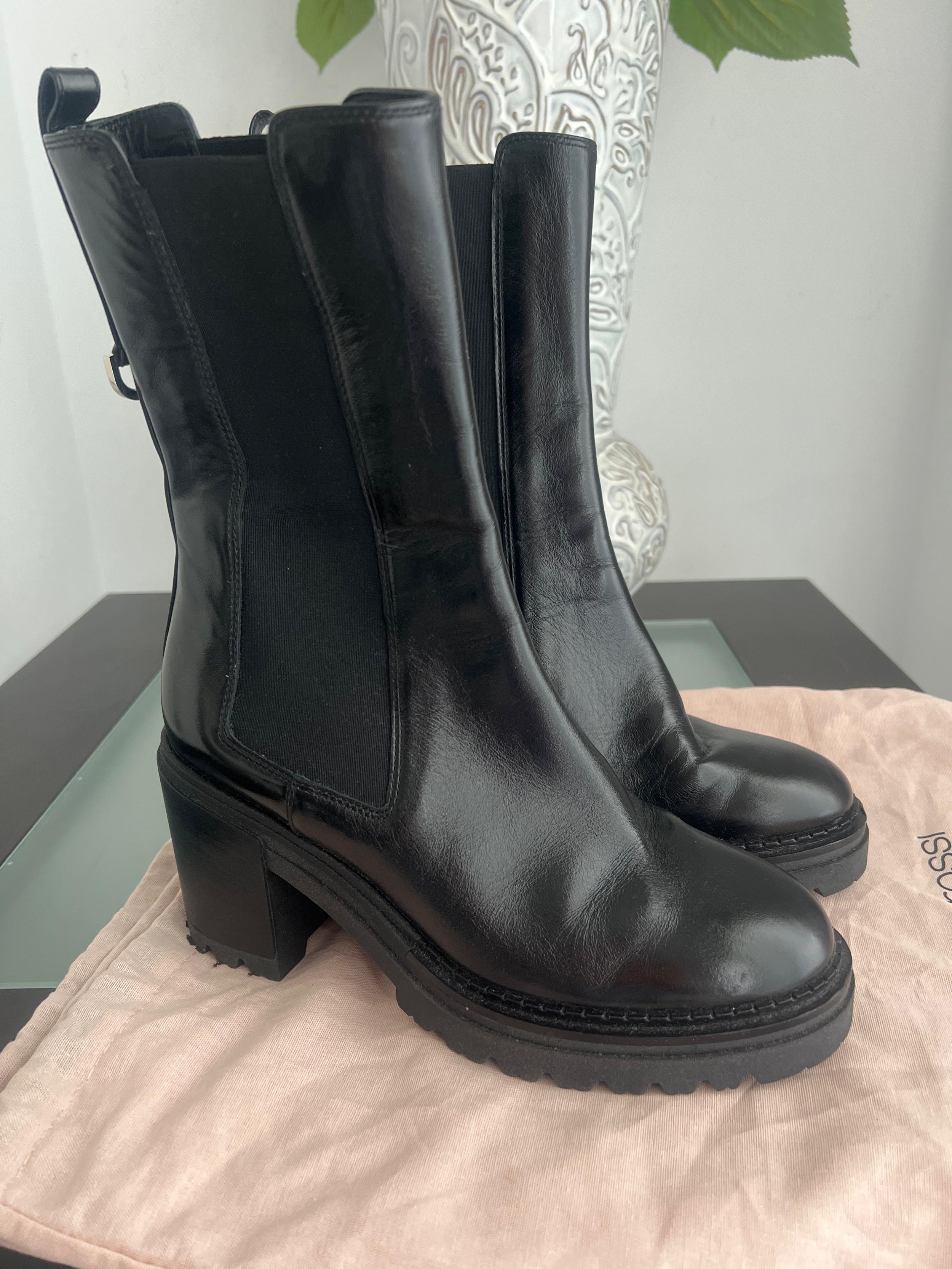 Sergio Rossi Black Round Toe Heeled Chelsea Boots