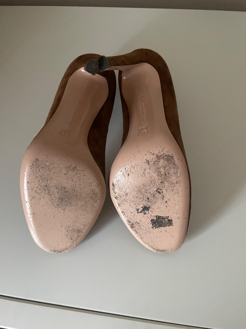 Gianvito Rossi Brown Suede Round Toe Heels