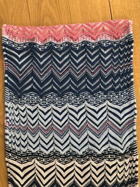 pink & blue zig-zag striped scarf