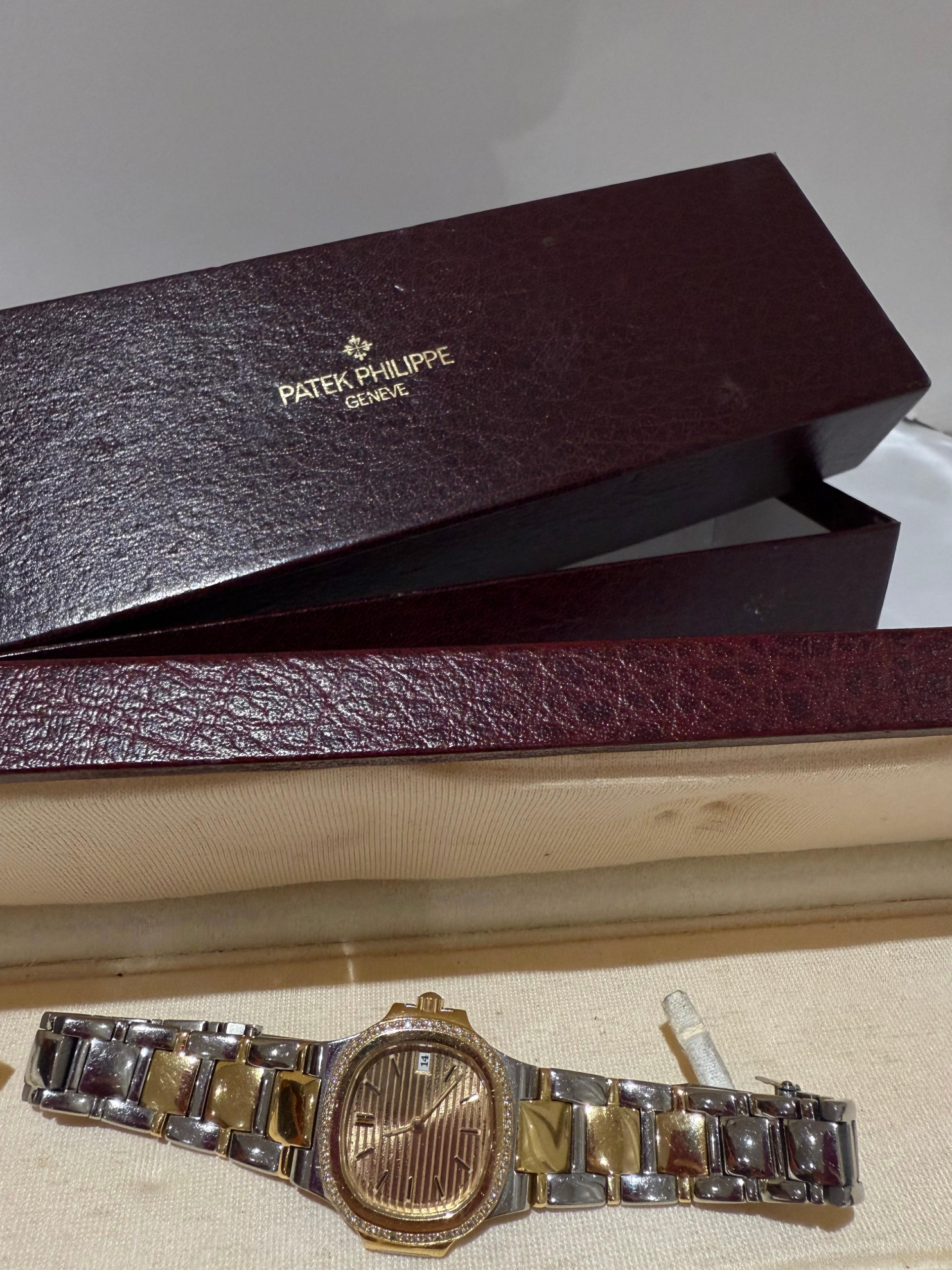 Nautilus Vintage Lady steel/yellow gold 18k with factory diamonds