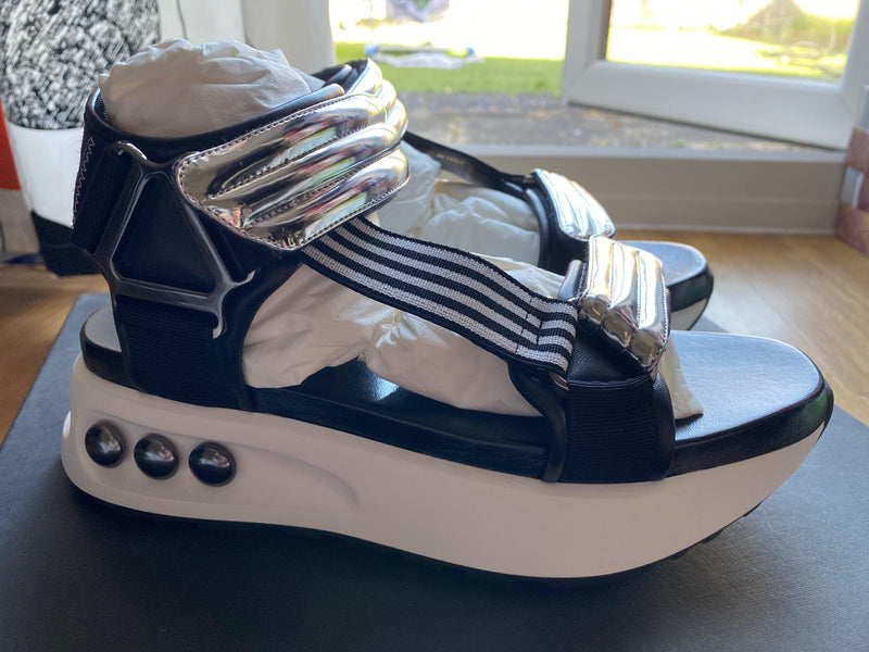 Metallic NKP3 Sandal Sneaker