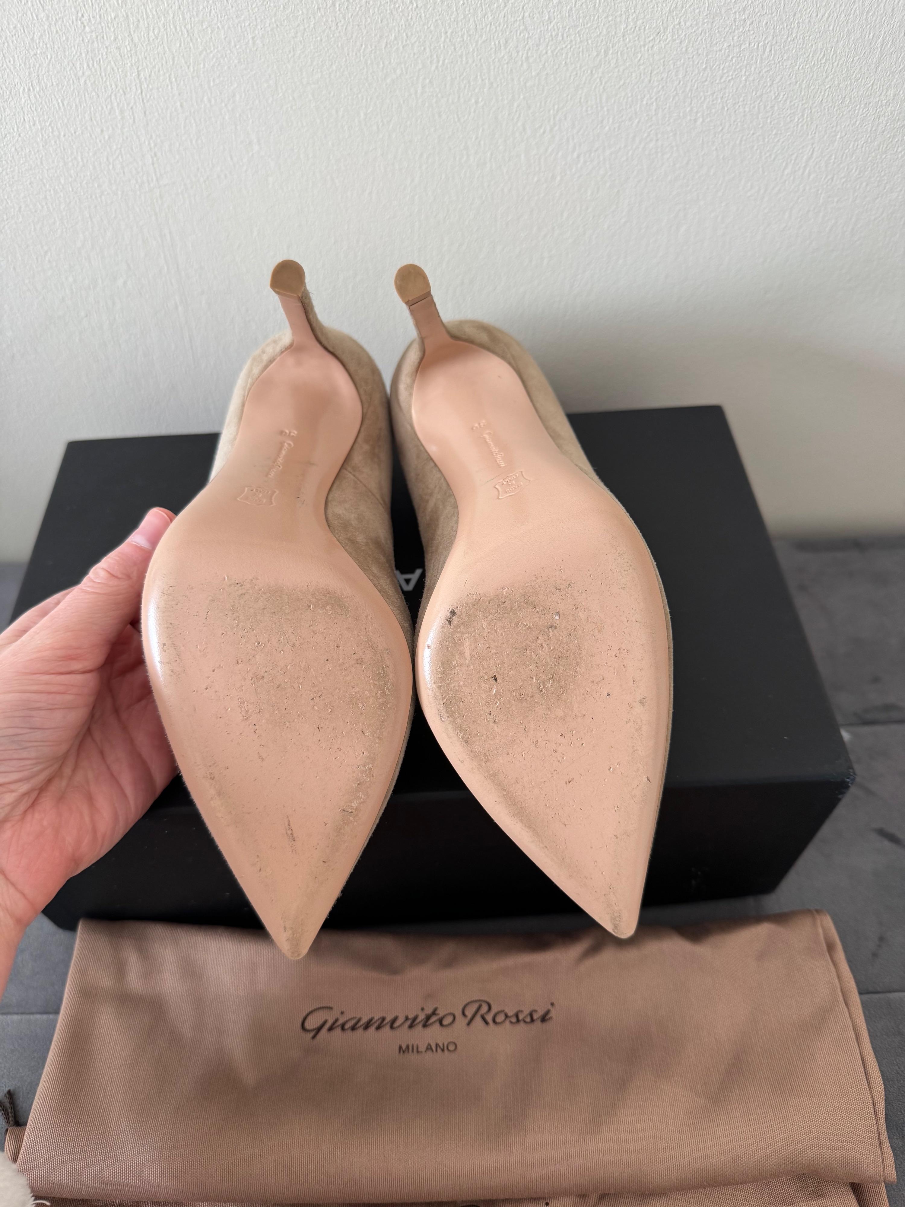 Gianvito Rossi Beige Suede Pumps