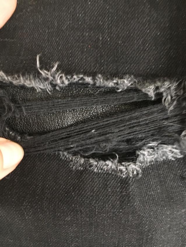 Saint Laurent D05 Black Distressed Skinny Jeans
