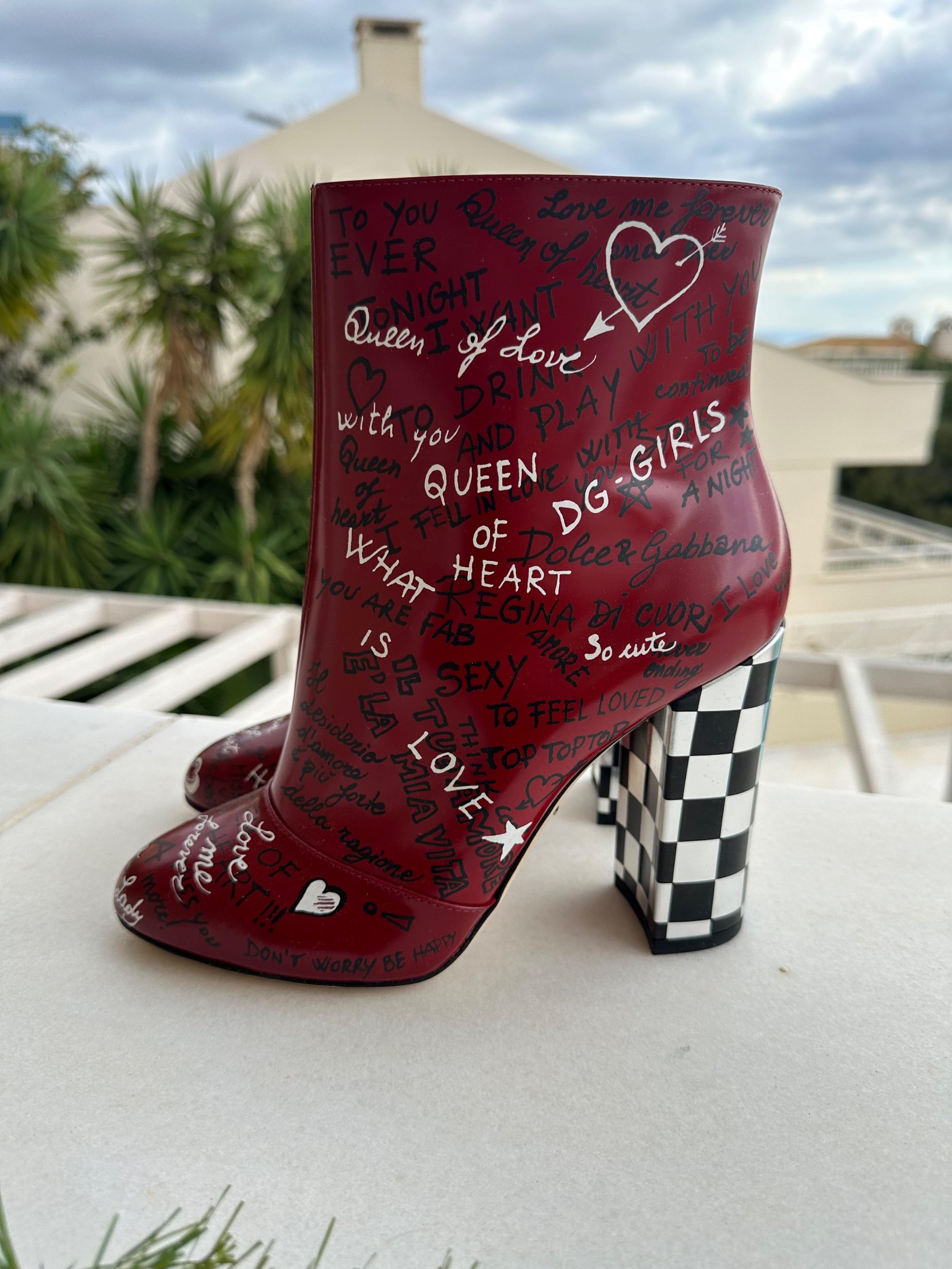 Dlce & Gabbana Red Graffiti Print Heeled Boots