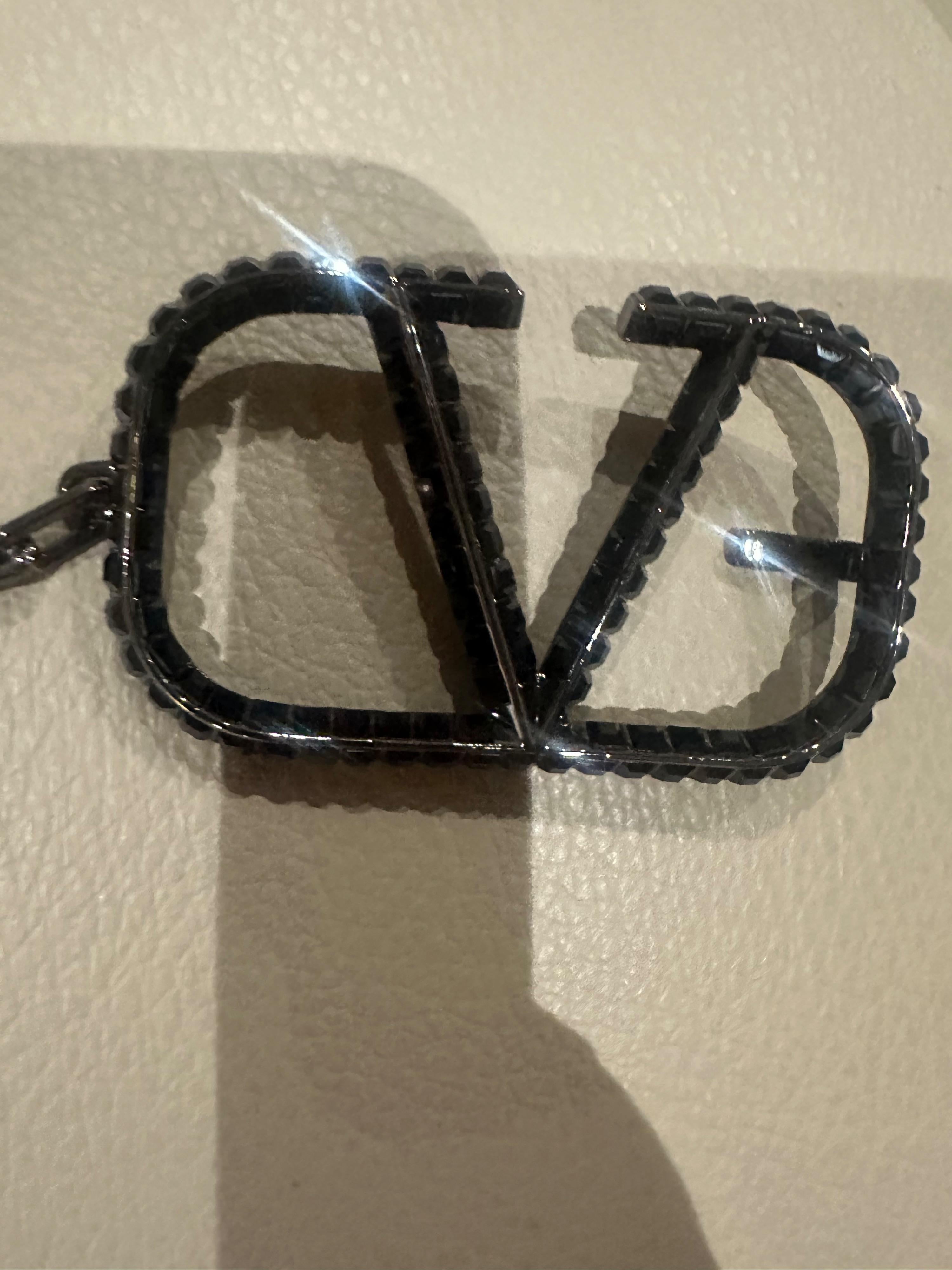 Black Metal V Logo Chain Belt