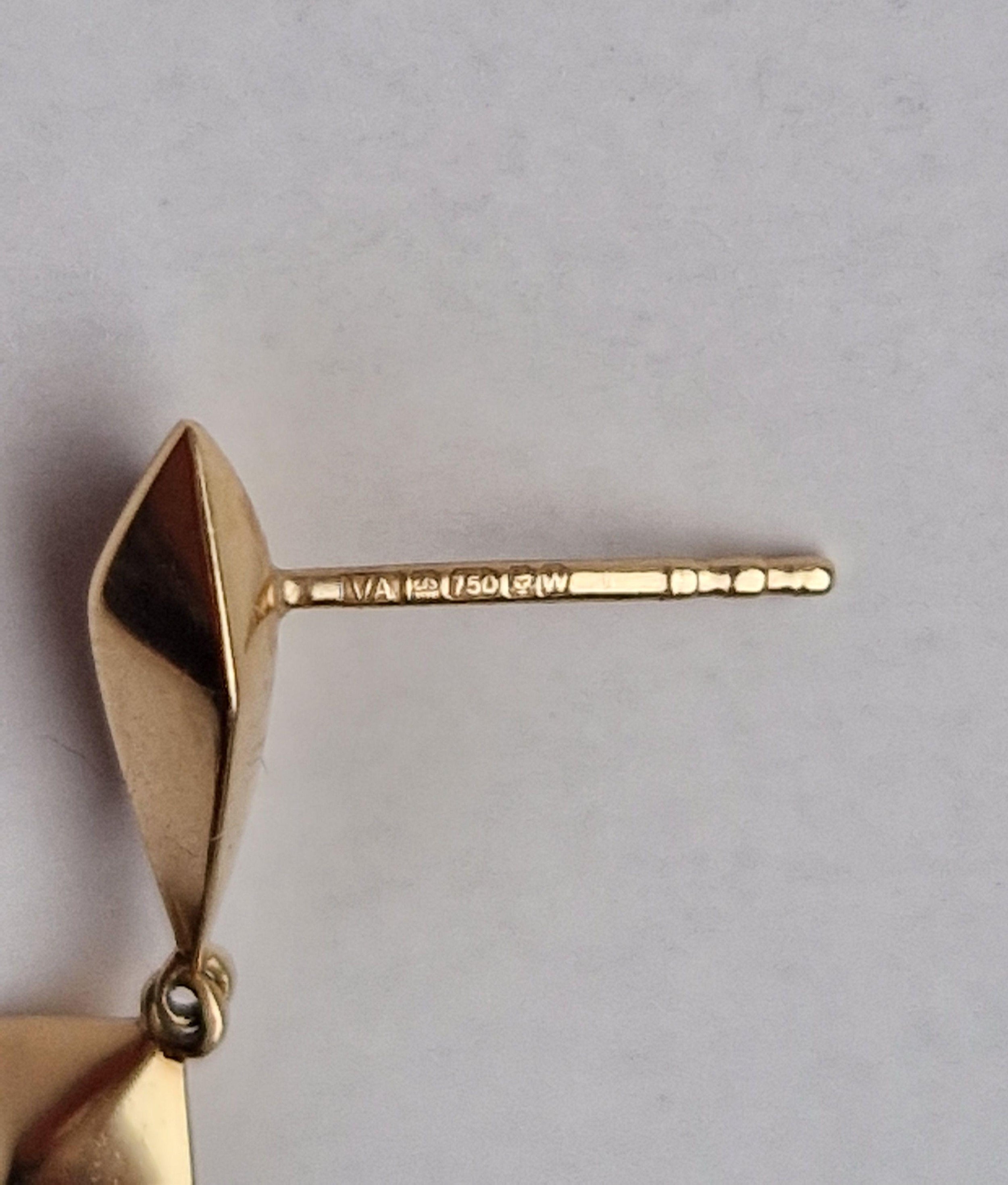 Vashi 18k Yellow Gold Kite Drop Earrings