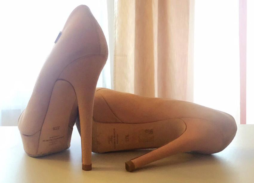 ELISABETTA FRANCHI Suede Pumps
