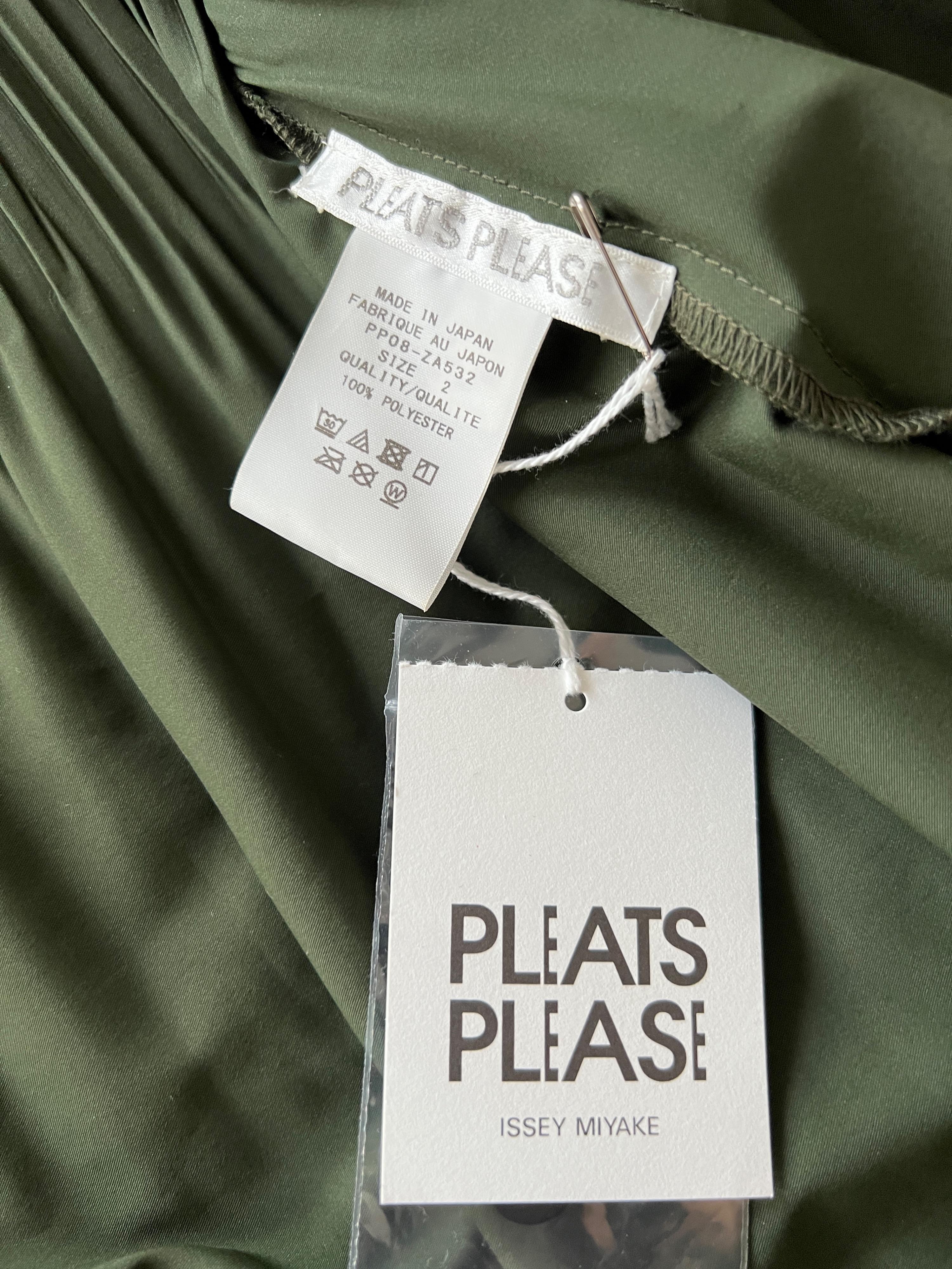 Khaki Double Breasted Pleated Coat
