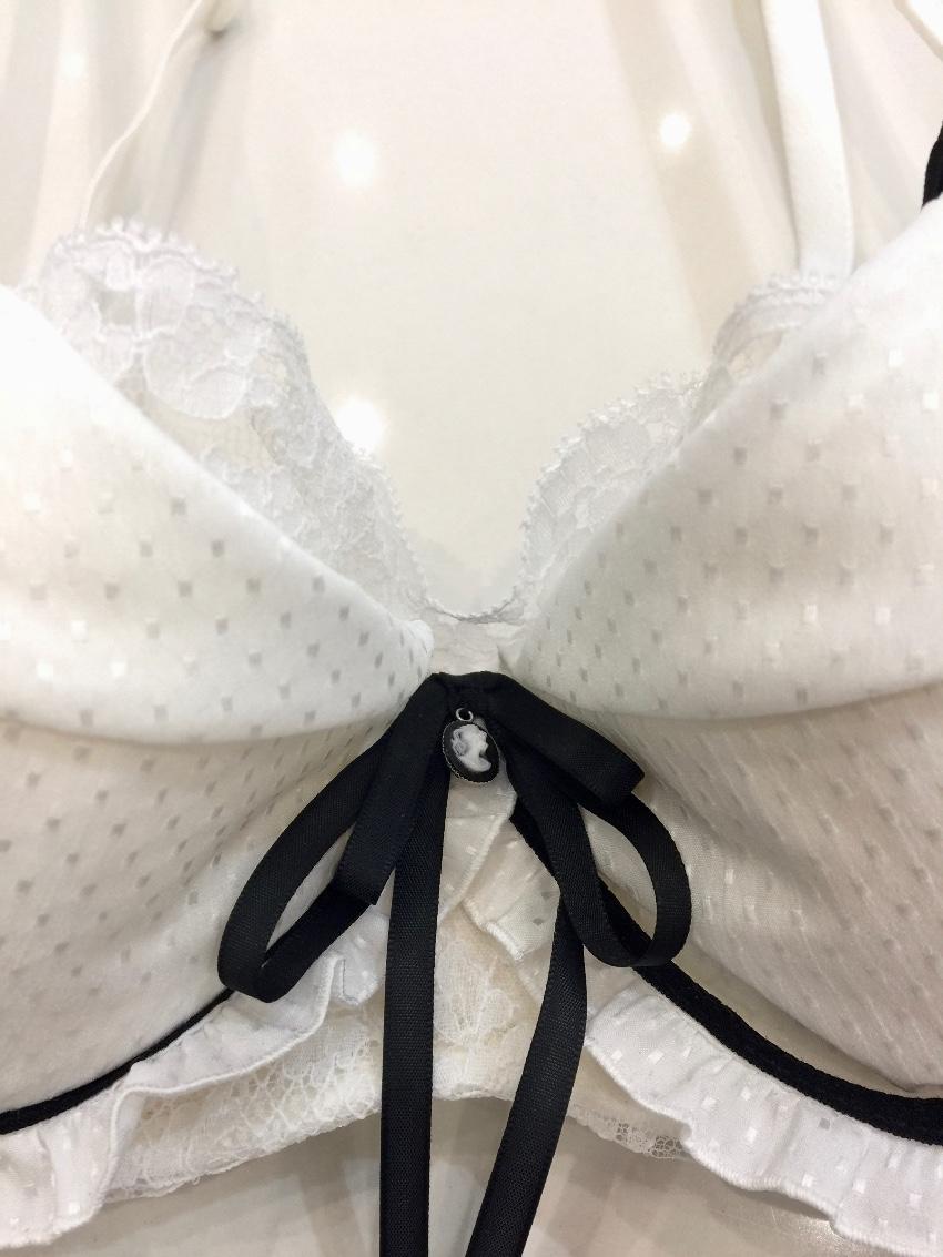 Chantal Thomass Ivory Leavers Lace Pad Bra & Thong Set