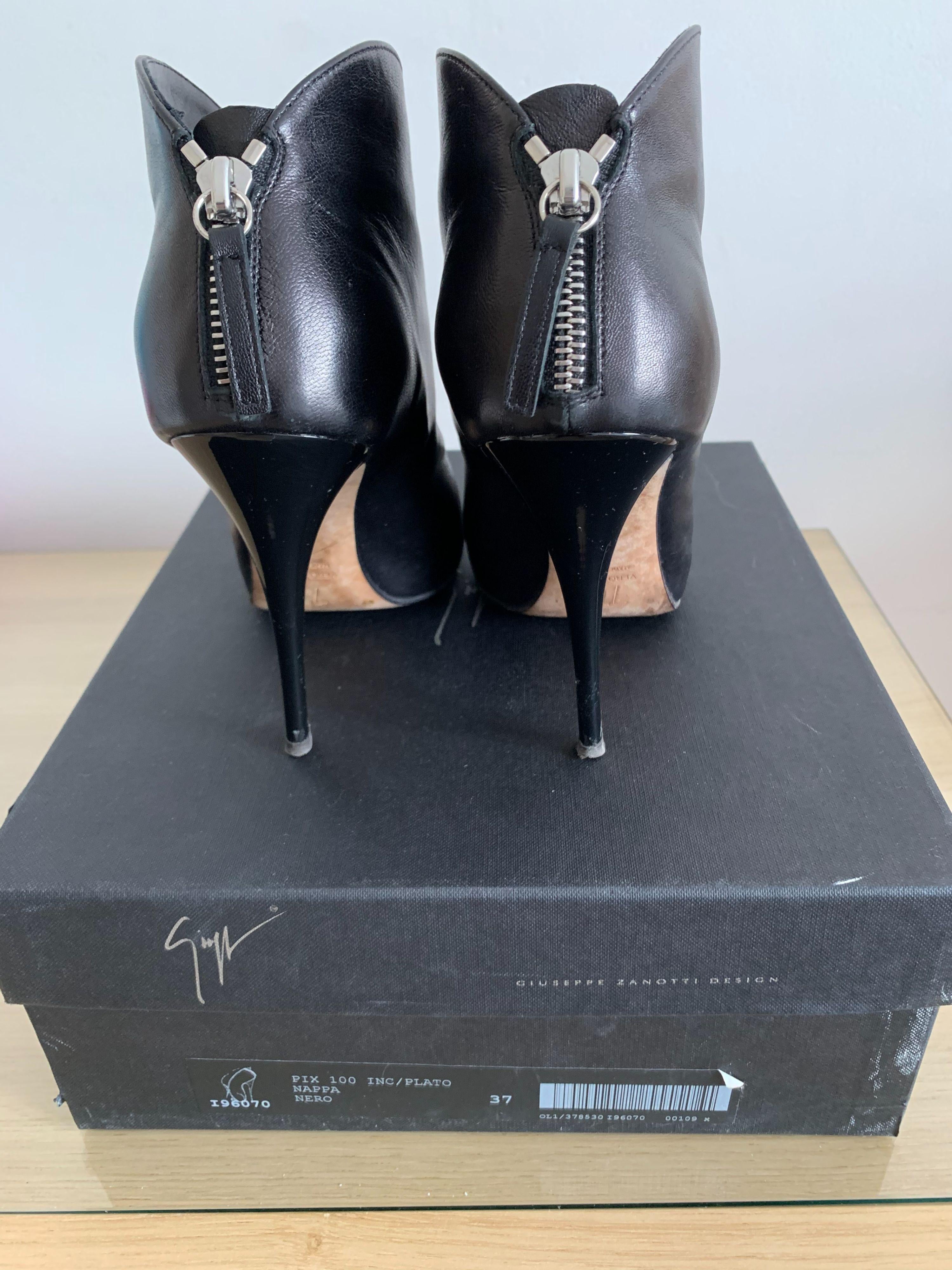 Black leather Pix 100 heeled pumps