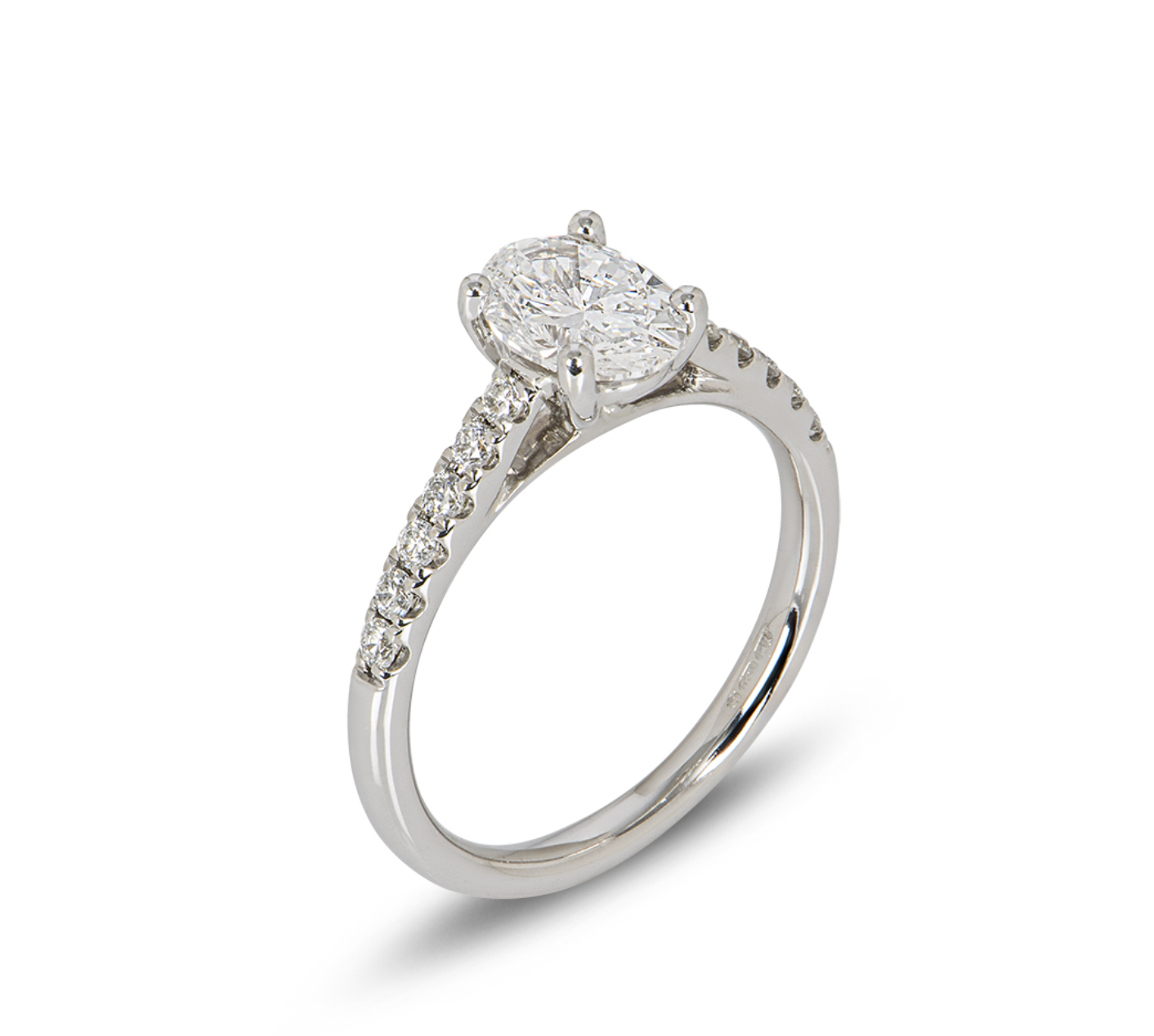18ct white gold & diamond oval-cut ring 50.5EU