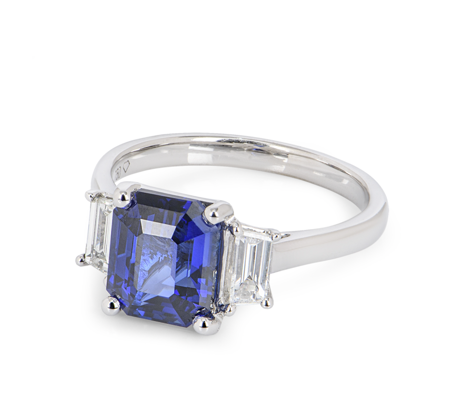 18ct white gold, diamond & sapphire ring 3.04ct 53EU