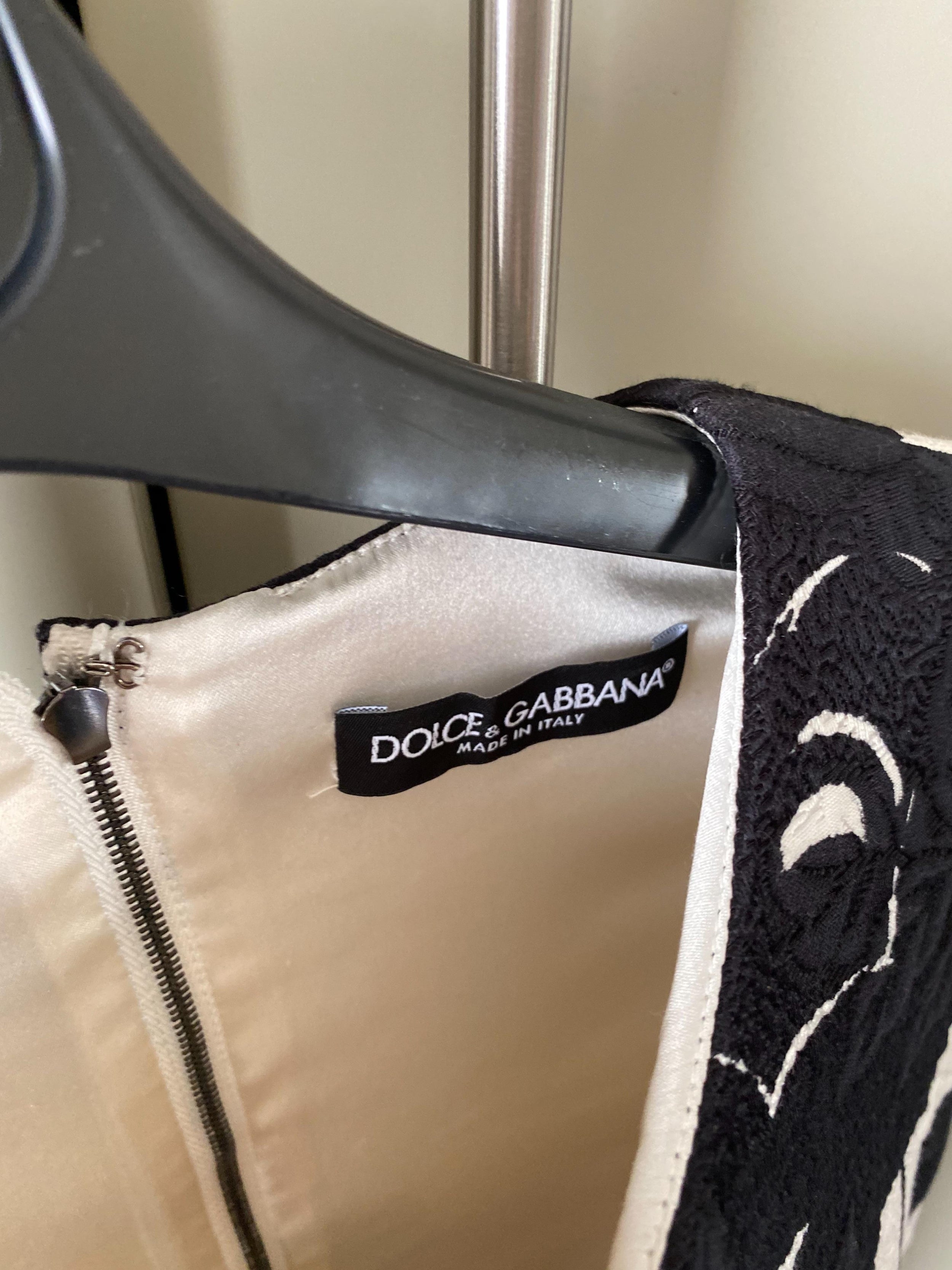 Black & White Roses Damask Shift Dress