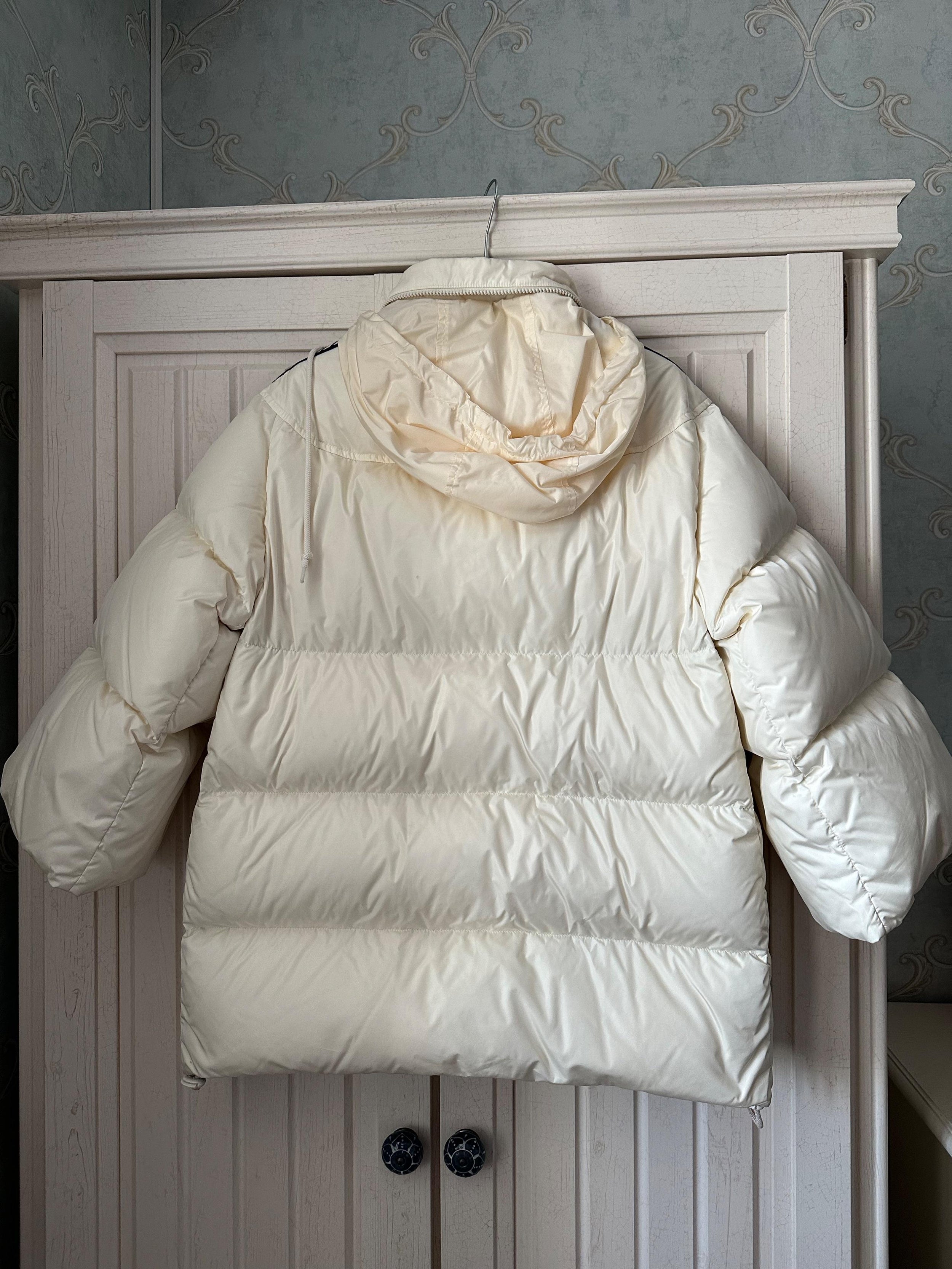 Gucci Ecru Logo Detail Padded Coat