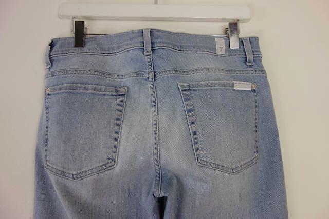 Mid-Wash Coral Bleach Denim Cropped Jeans