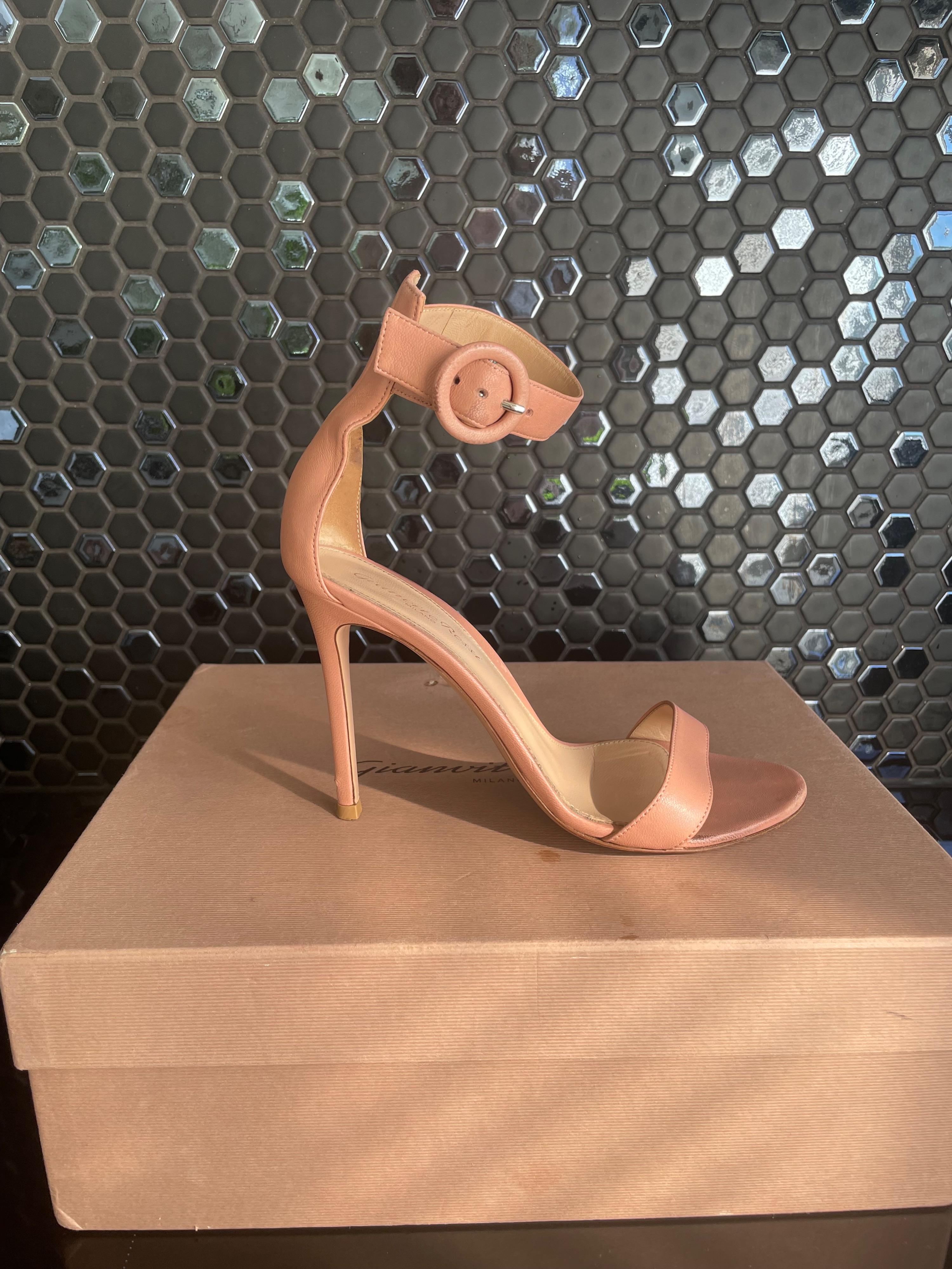 Gianvito Rossi Nude Leather Portofino Sandals