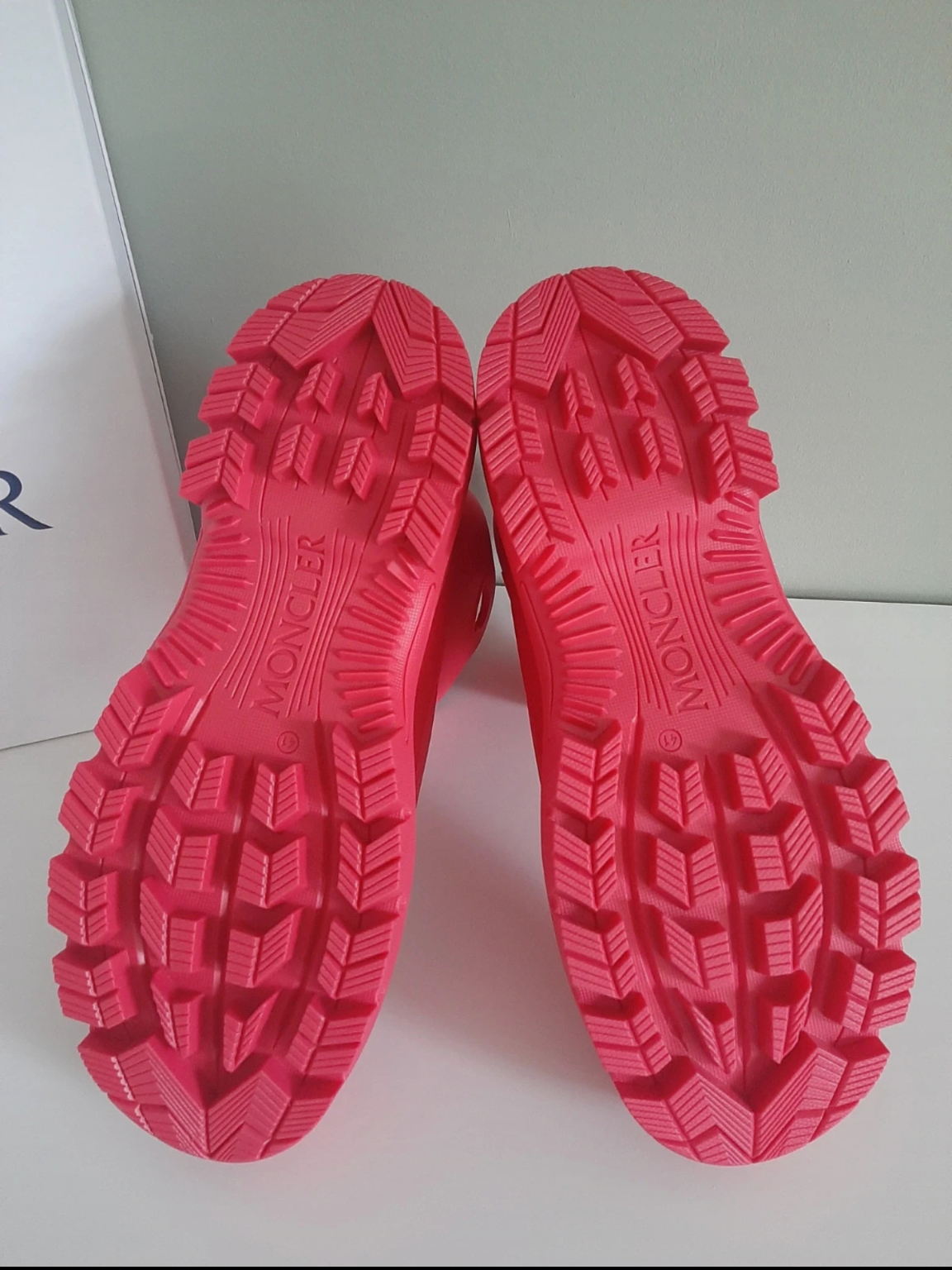Fuschia Rubber Short Wellies